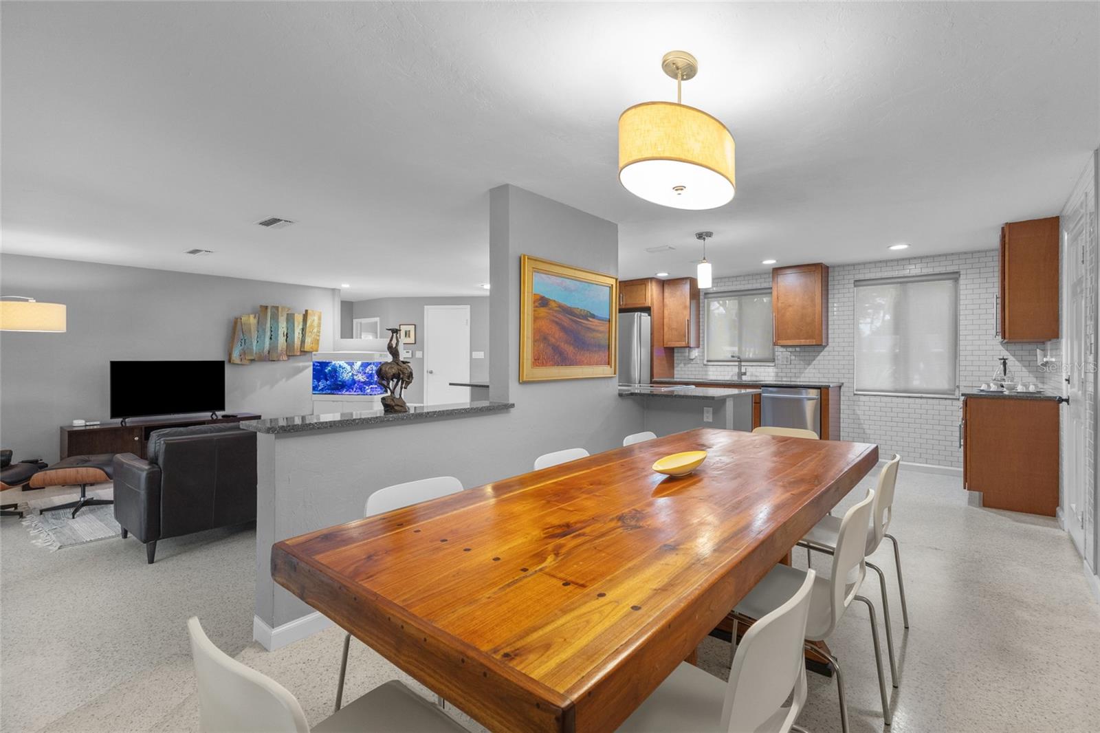 SOUTH GATE MANOR - Residential