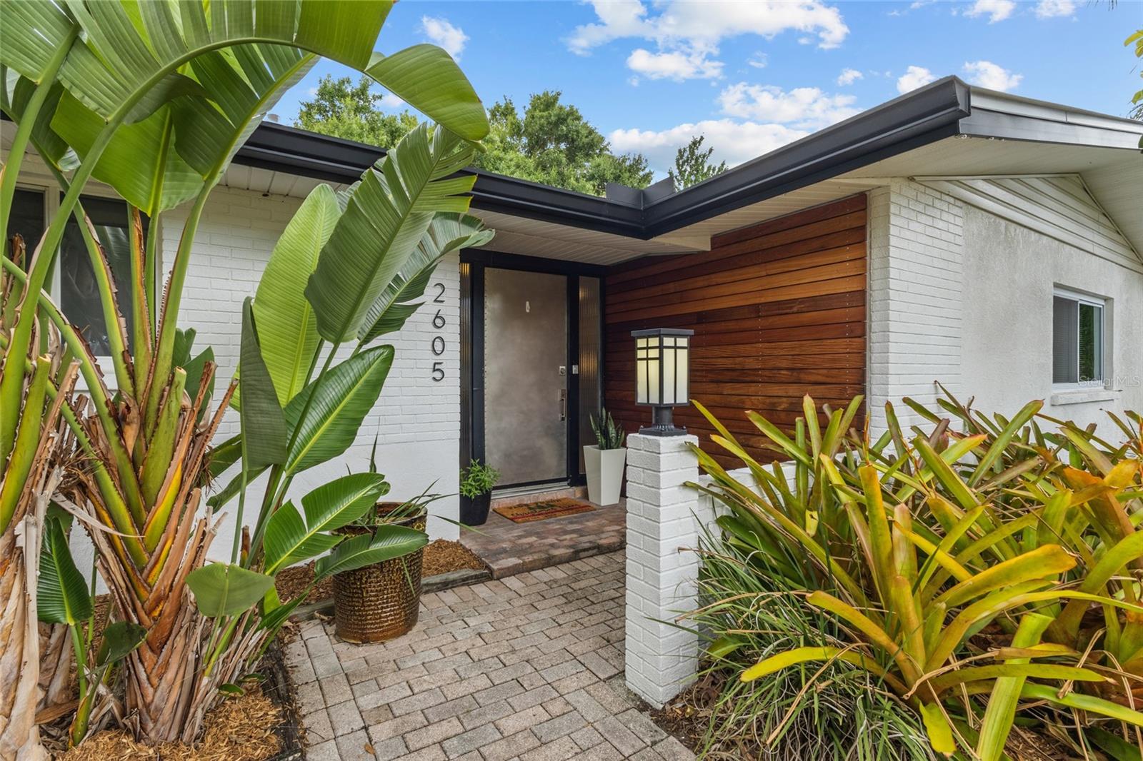 SOUTH GATE MANOR - Residential
