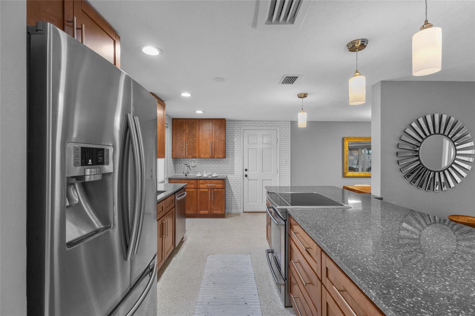 SOUTH GATE MANOR - Residential