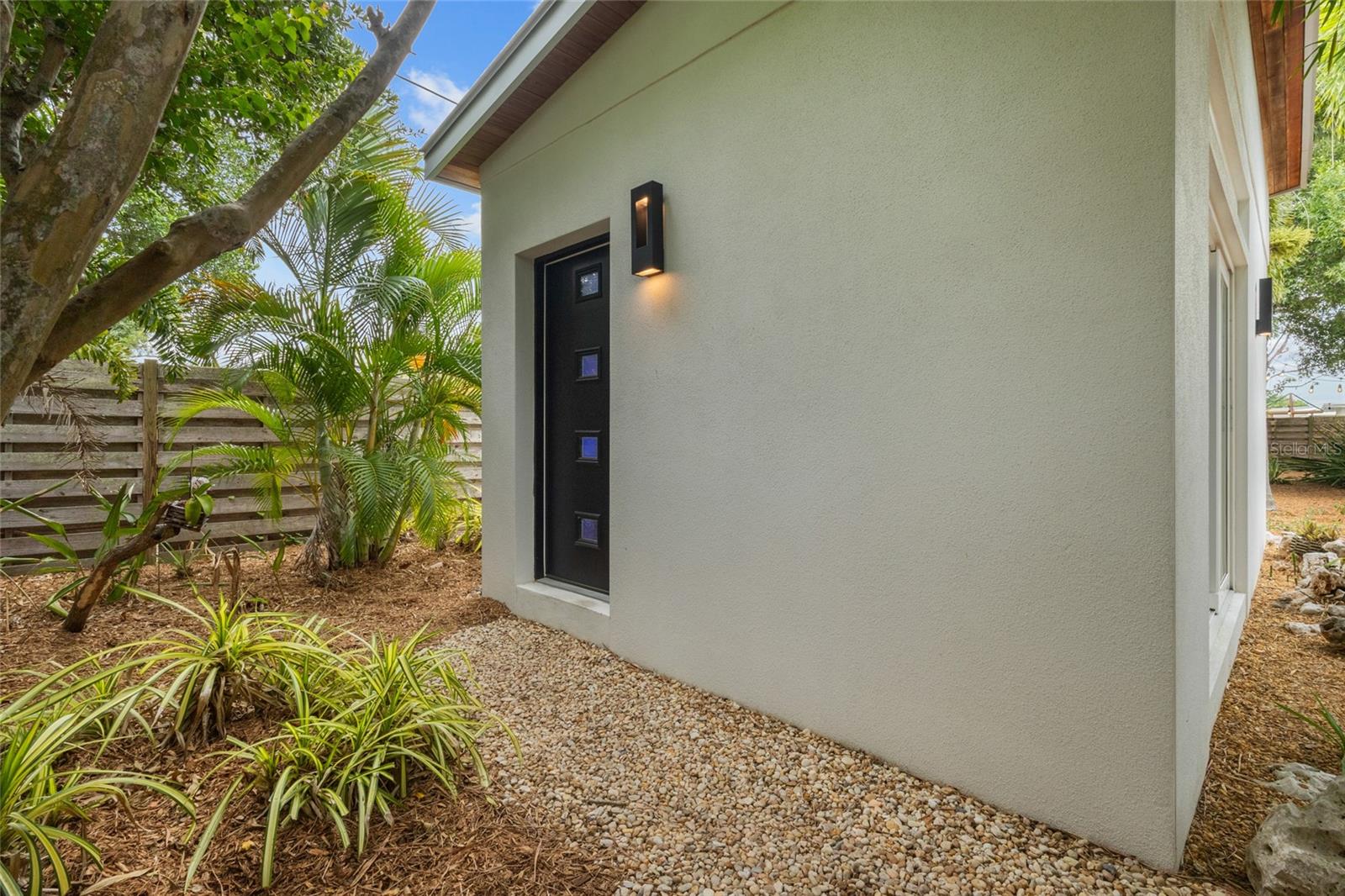 SOUTH GATE MANOR - Residential