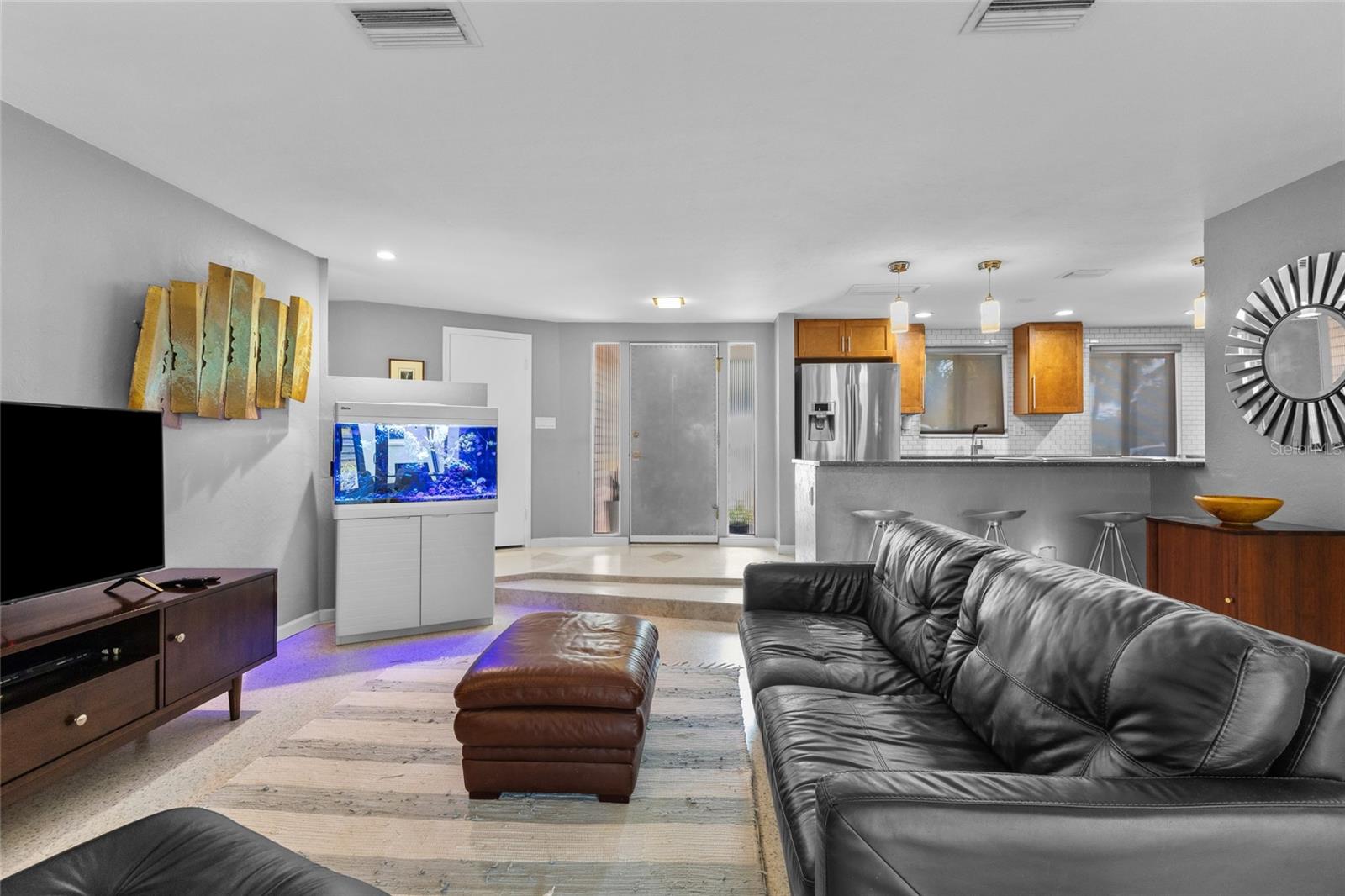 SOUTH GATE MANOR - Residential