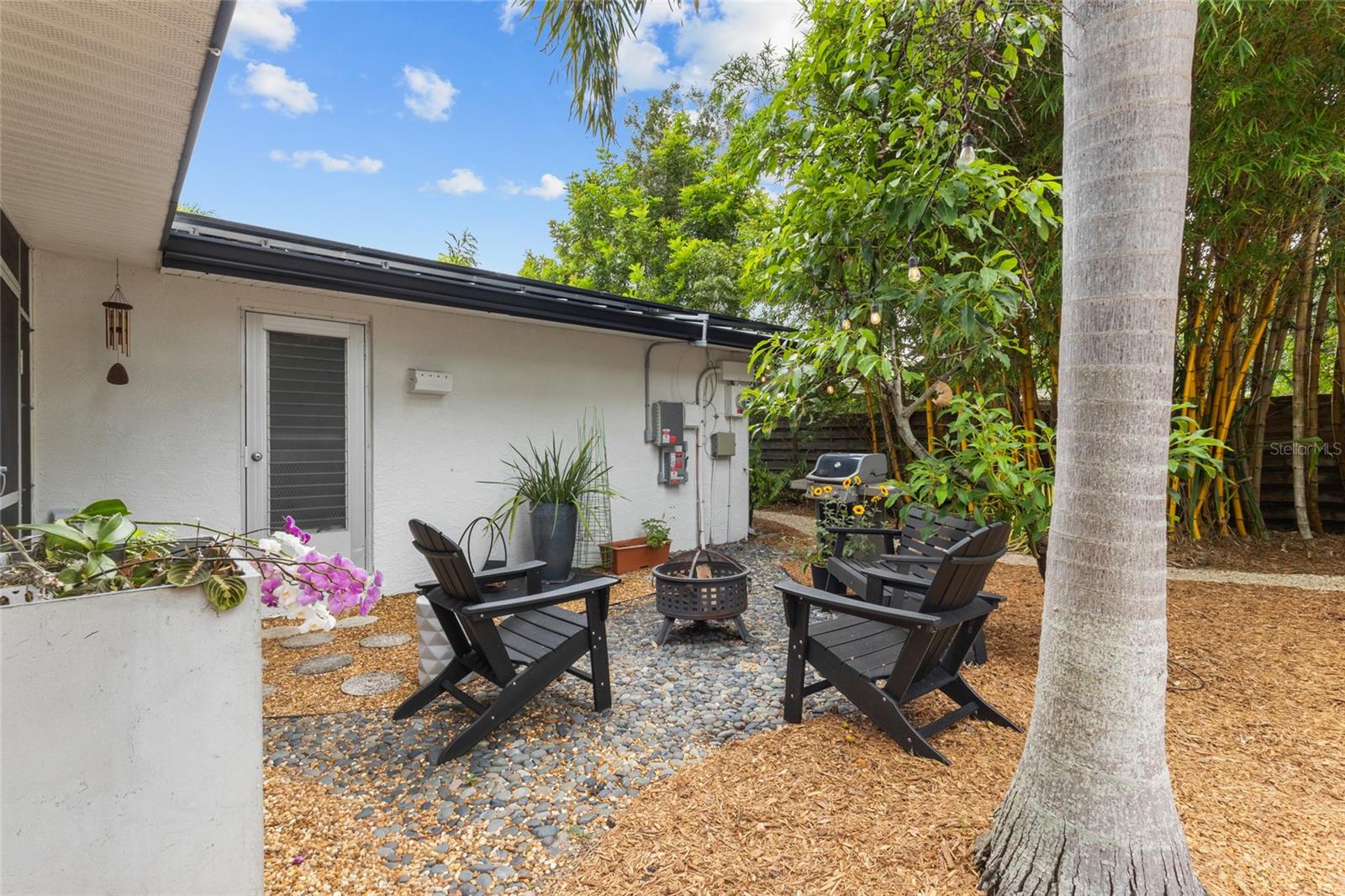 SOUTH GATE MANOR - Residential