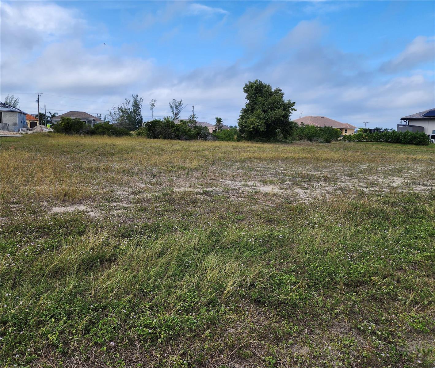CAPE CORAL - Land