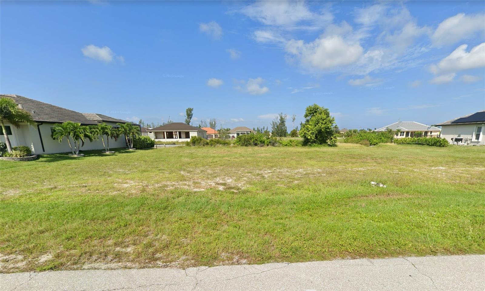 CAPE CORAL - Land