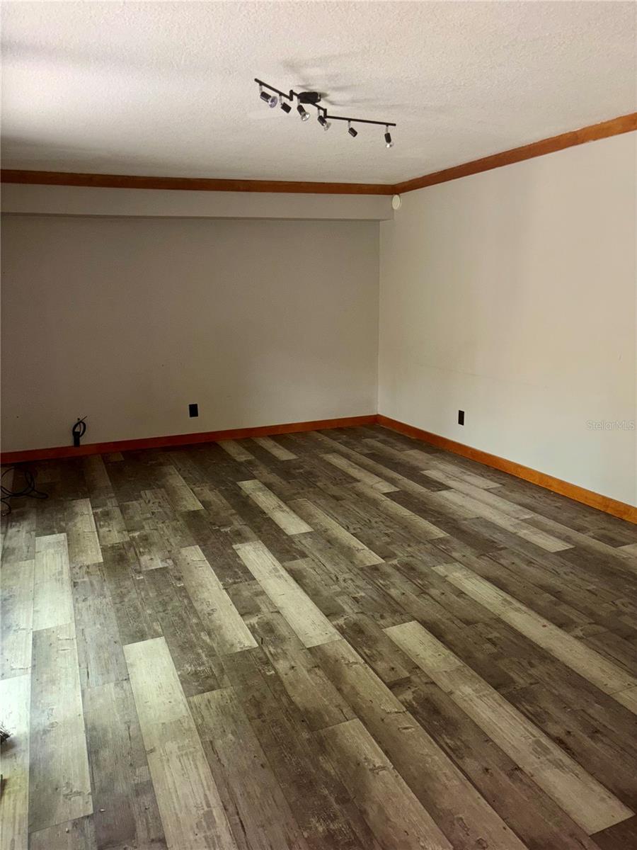 MIDDLEBROOK PINES PH 04 - Residential
