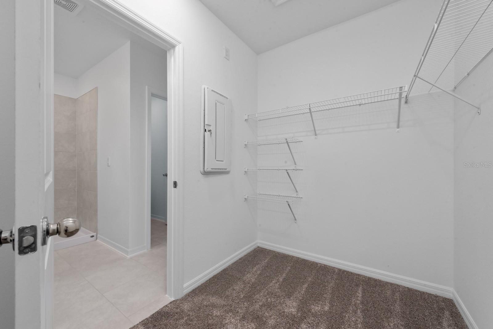 LEOMAS LNDG PH 1 - Residential Lease
