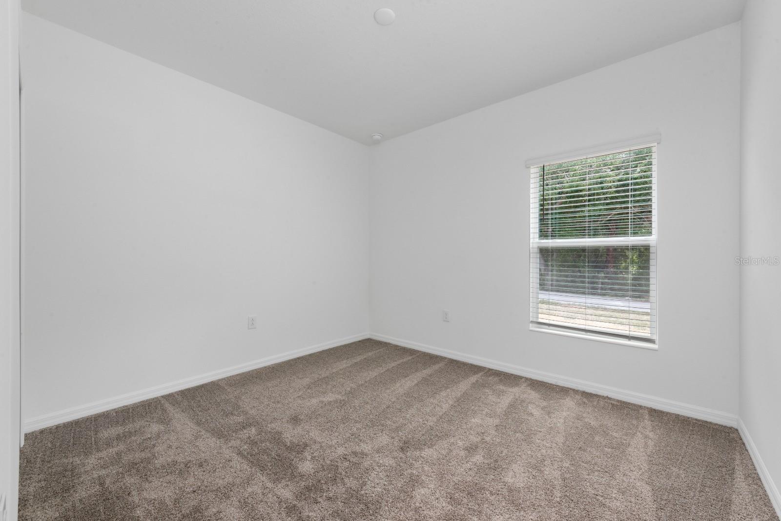 LEOMAS LNDG PH 1 - Residential Lease