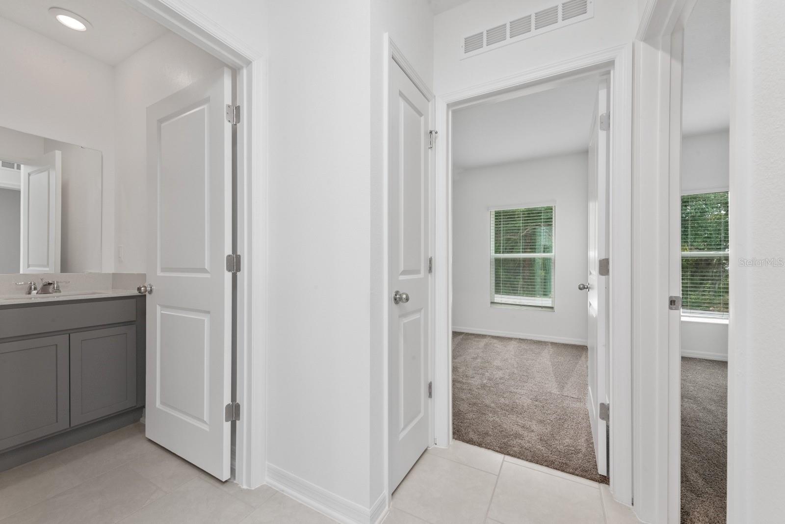 LEOMAS LNDG PH 1 - Residential Lease