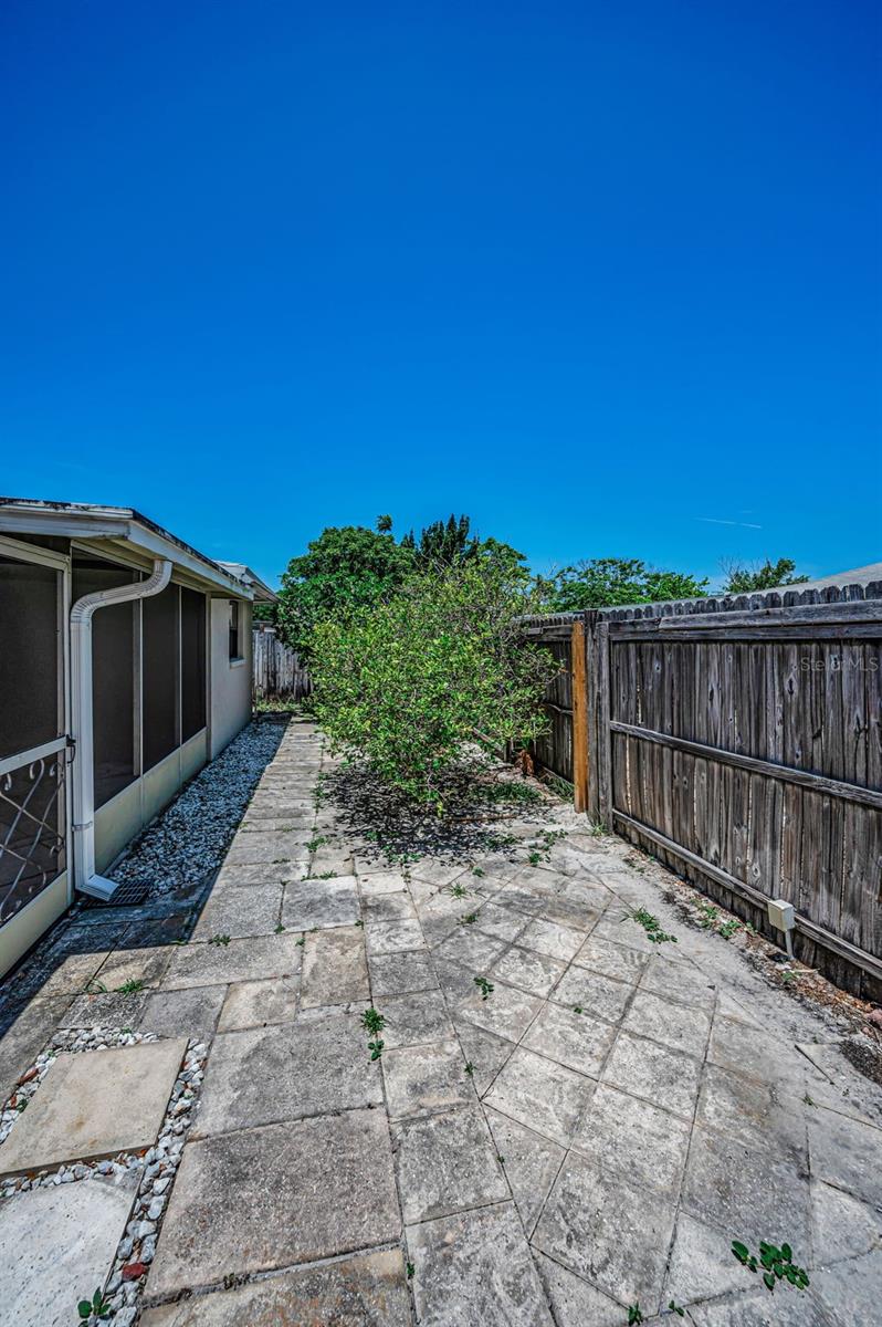 HOLIDAY GARDENS ESTATES - Residential