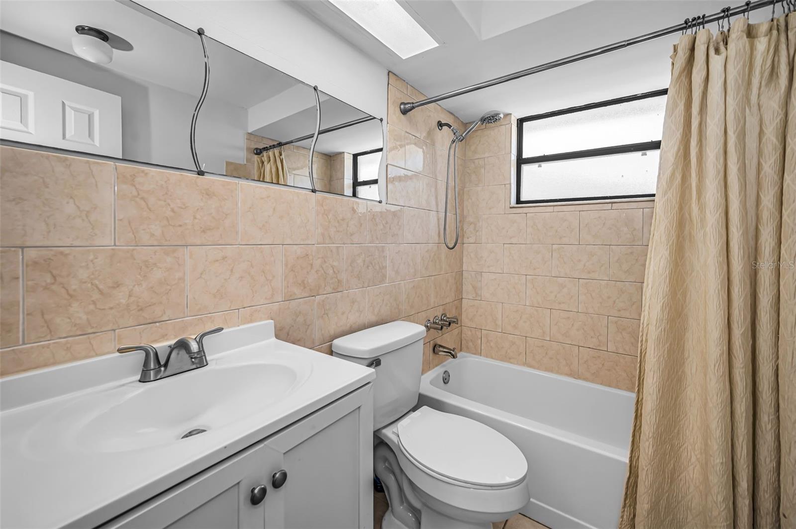 HOLIDAY GARDENS ESTATES - Residential