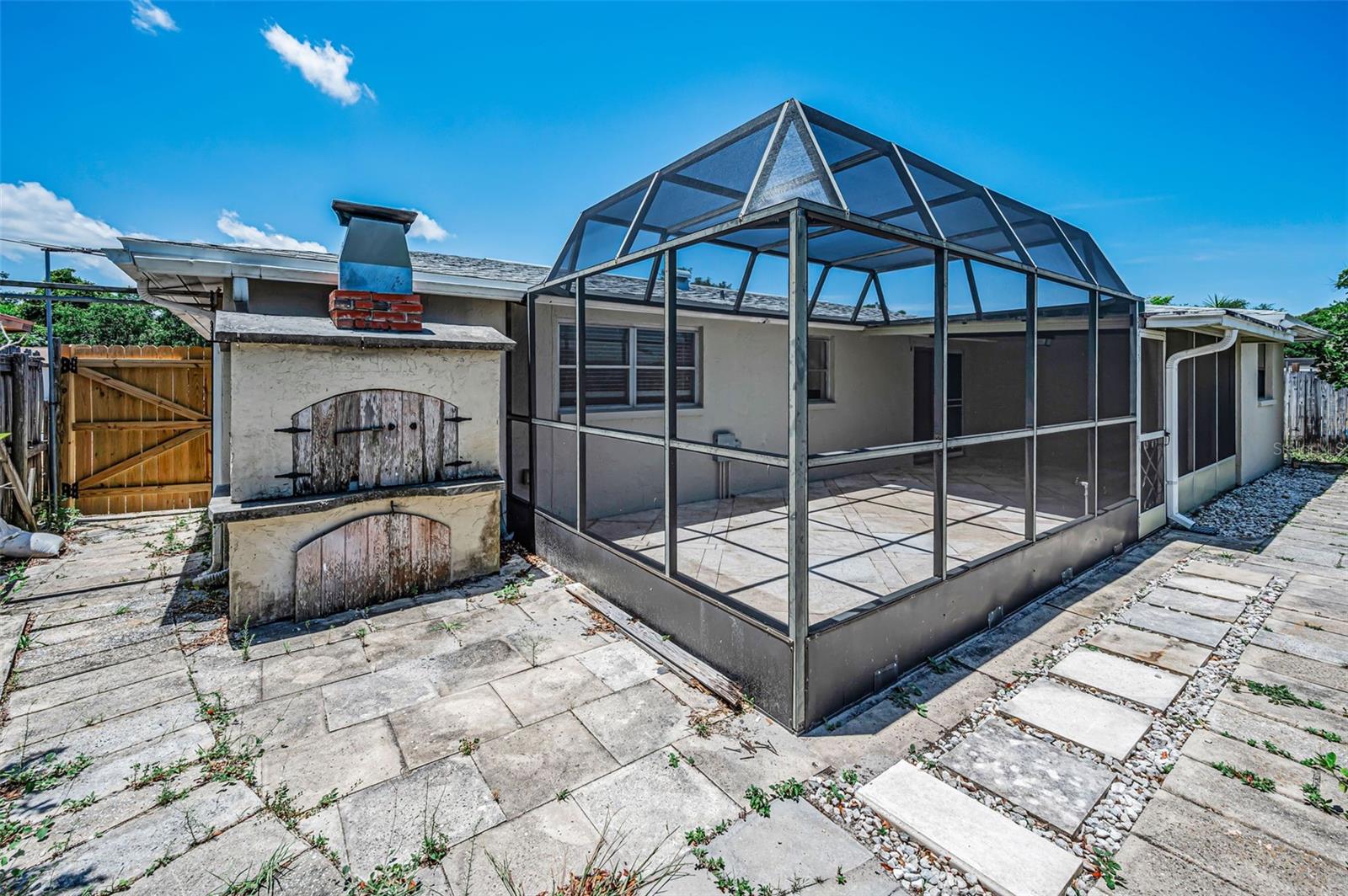 HOLIDAY GARDENS ESTATES - Residential