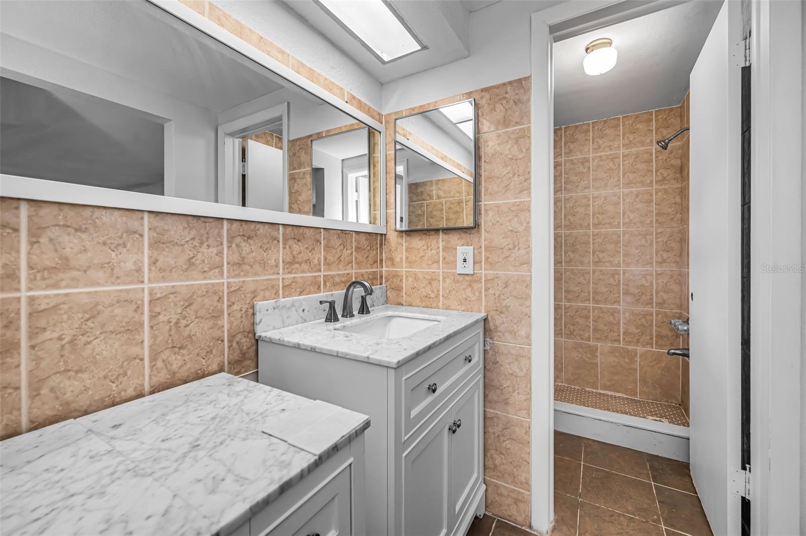 HOLIDAY GARDENS ESTATES - Residential