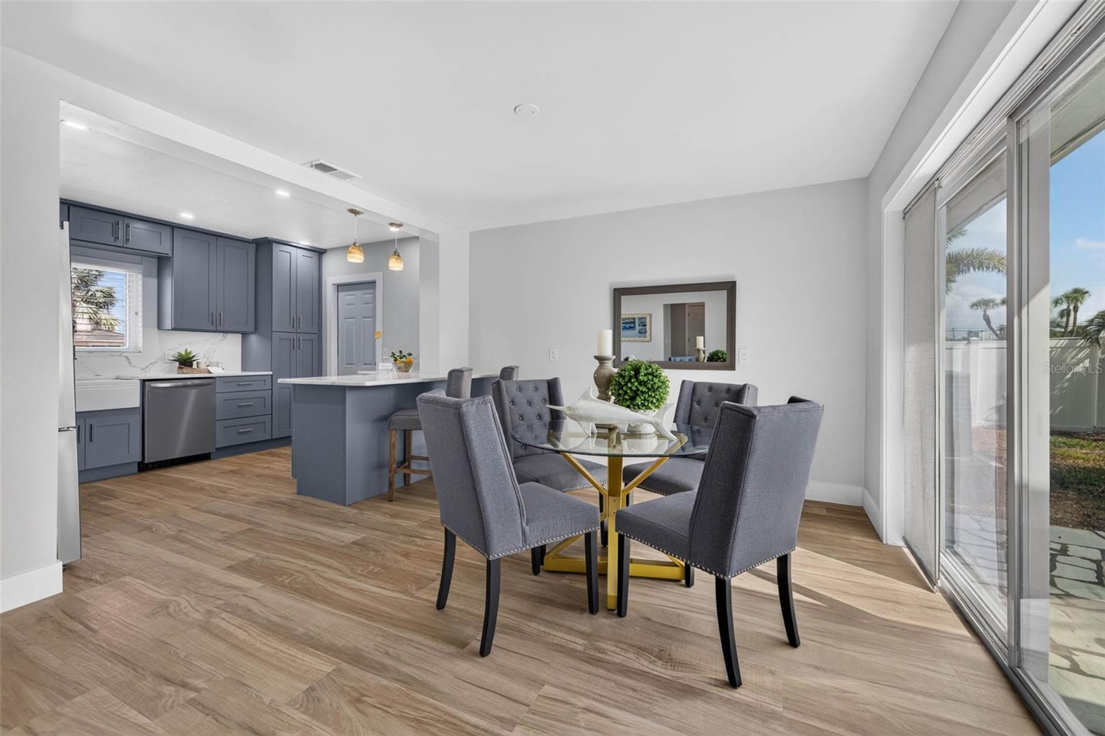ST PETERSBURG BEACH NORTH UNIT 7 - Residential
