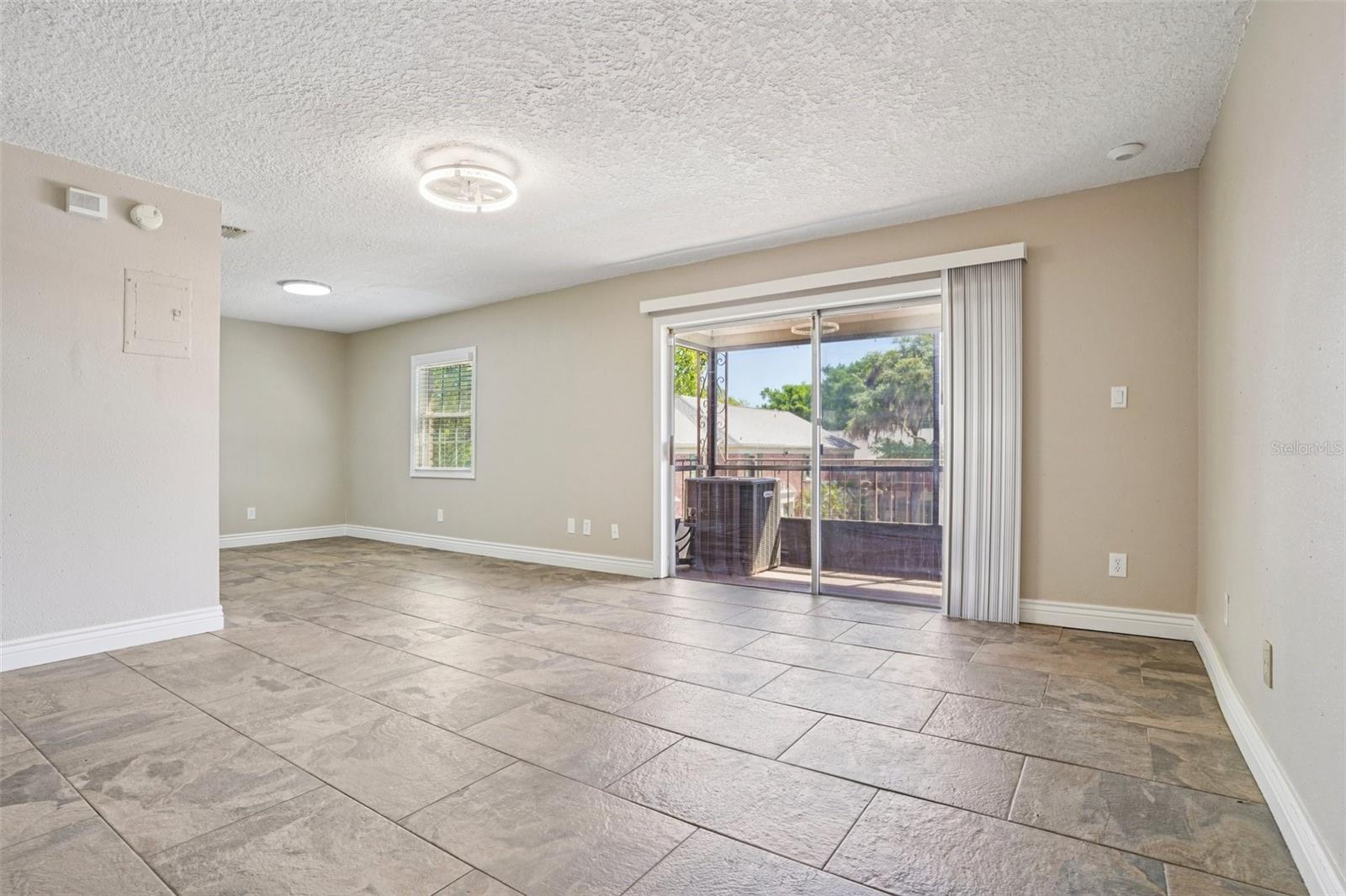LAKE HOWELL ARMS - Residential