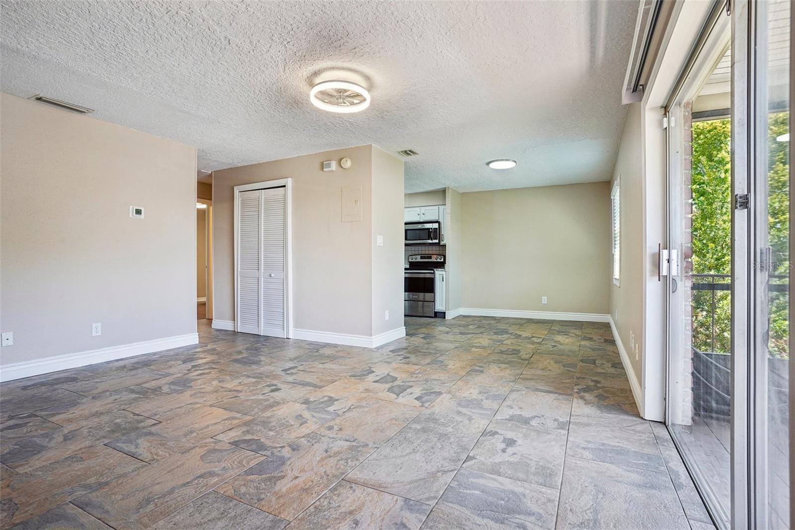 LAKE HOWELL ARMS - Residential