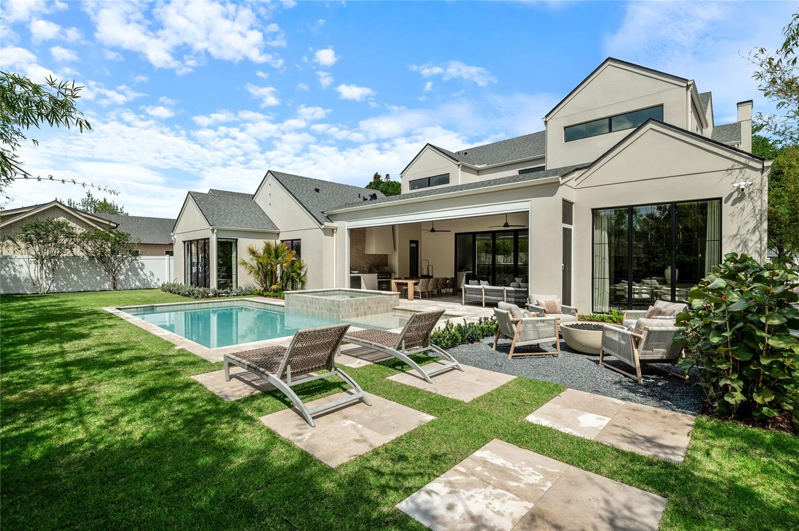 BEVERLY SHORES - Residential