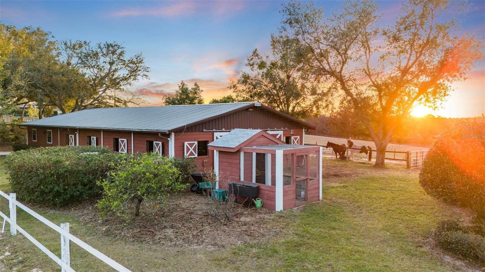 LAKE AVALON GRVS 2ND REP - Residential