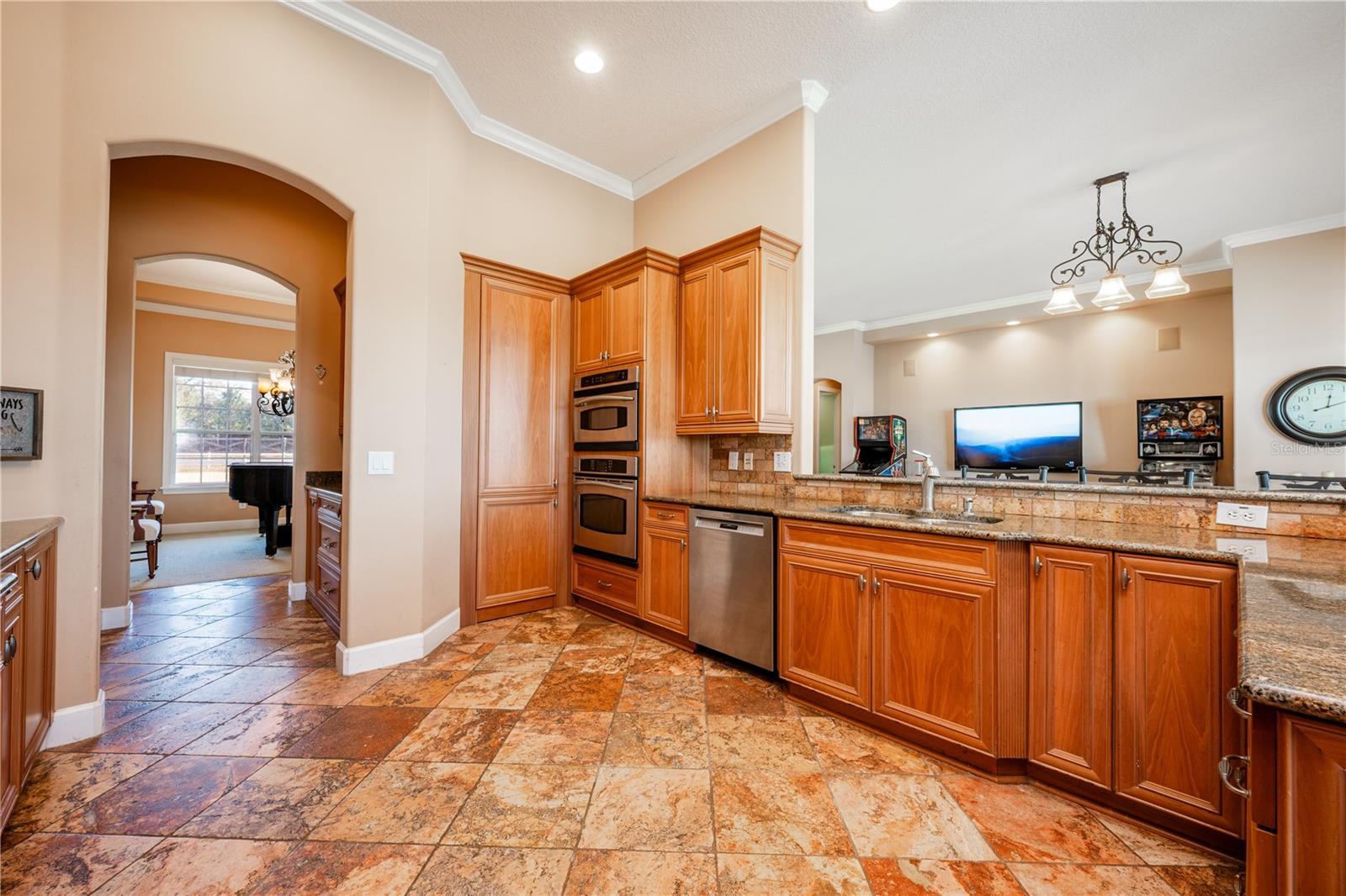 LAKE AVALON GRVS 2ND REP - Residential