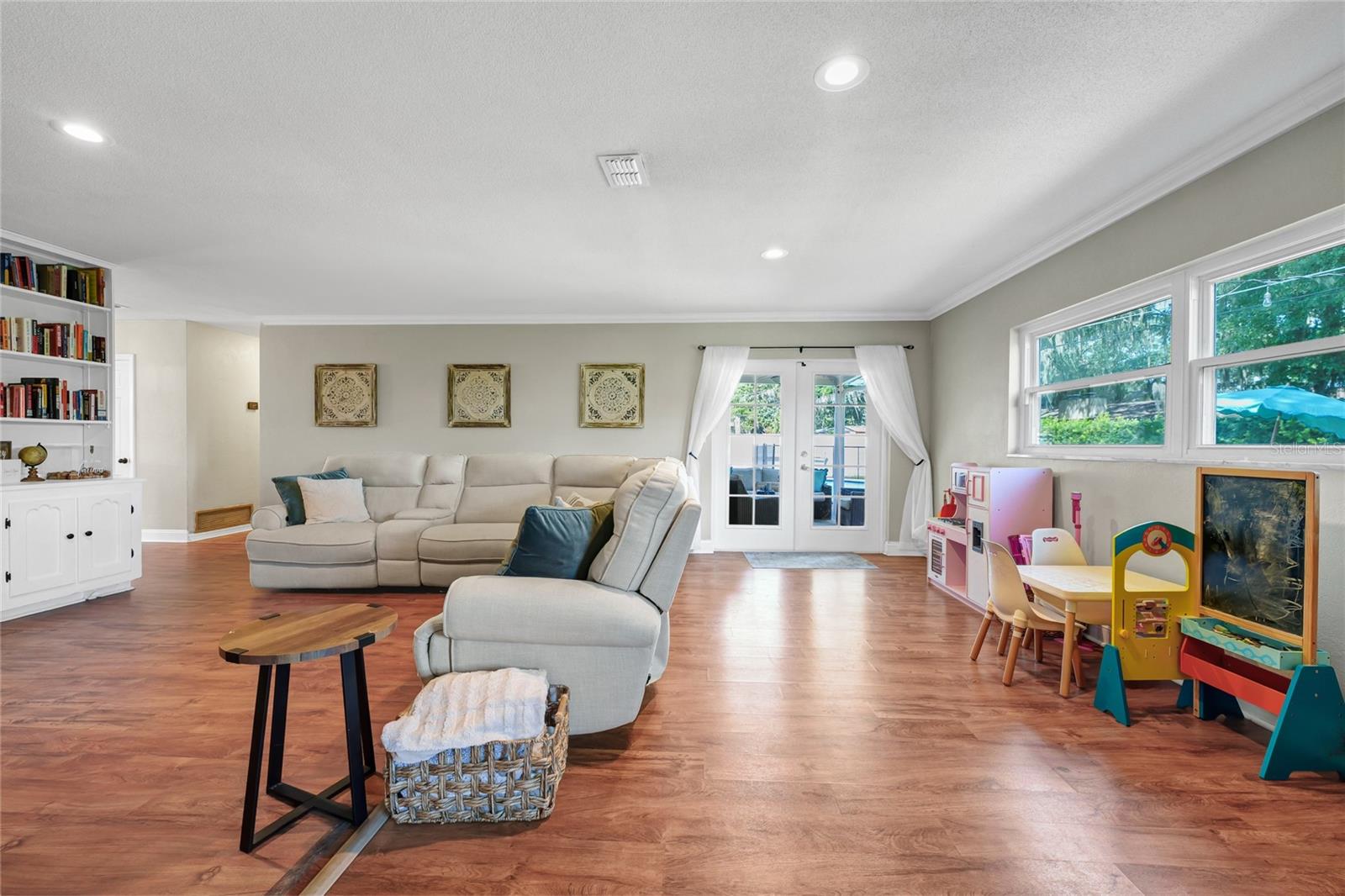 LAKE CONWAY ESTATES - Residential