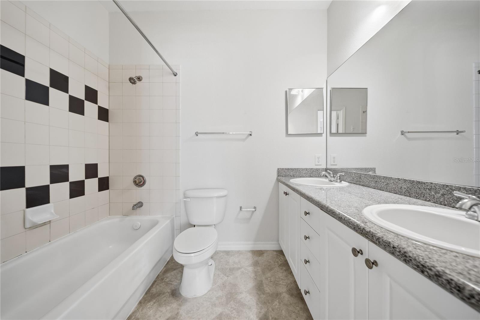 CAROLINA LANDINGS AT UNIVERSITY PLACE C - Residential Lease