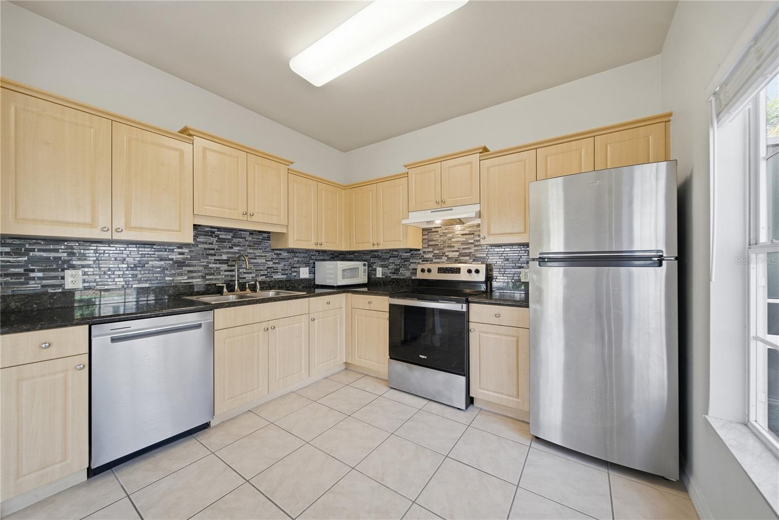 CAROLINA LANDINGS AT UNIVERSITY PLACE C - Residential Lease