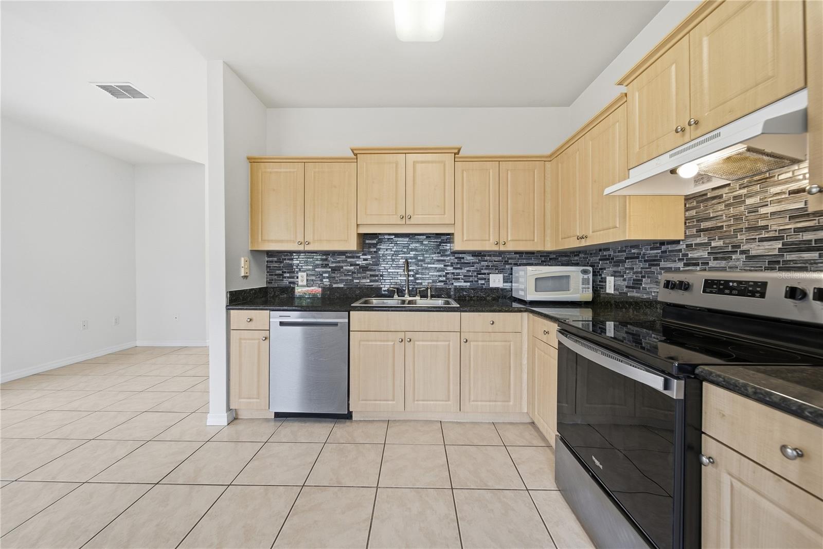 CAROLINA LANDINGS AT UNIVERSITY PLACE C - Residential Lease
