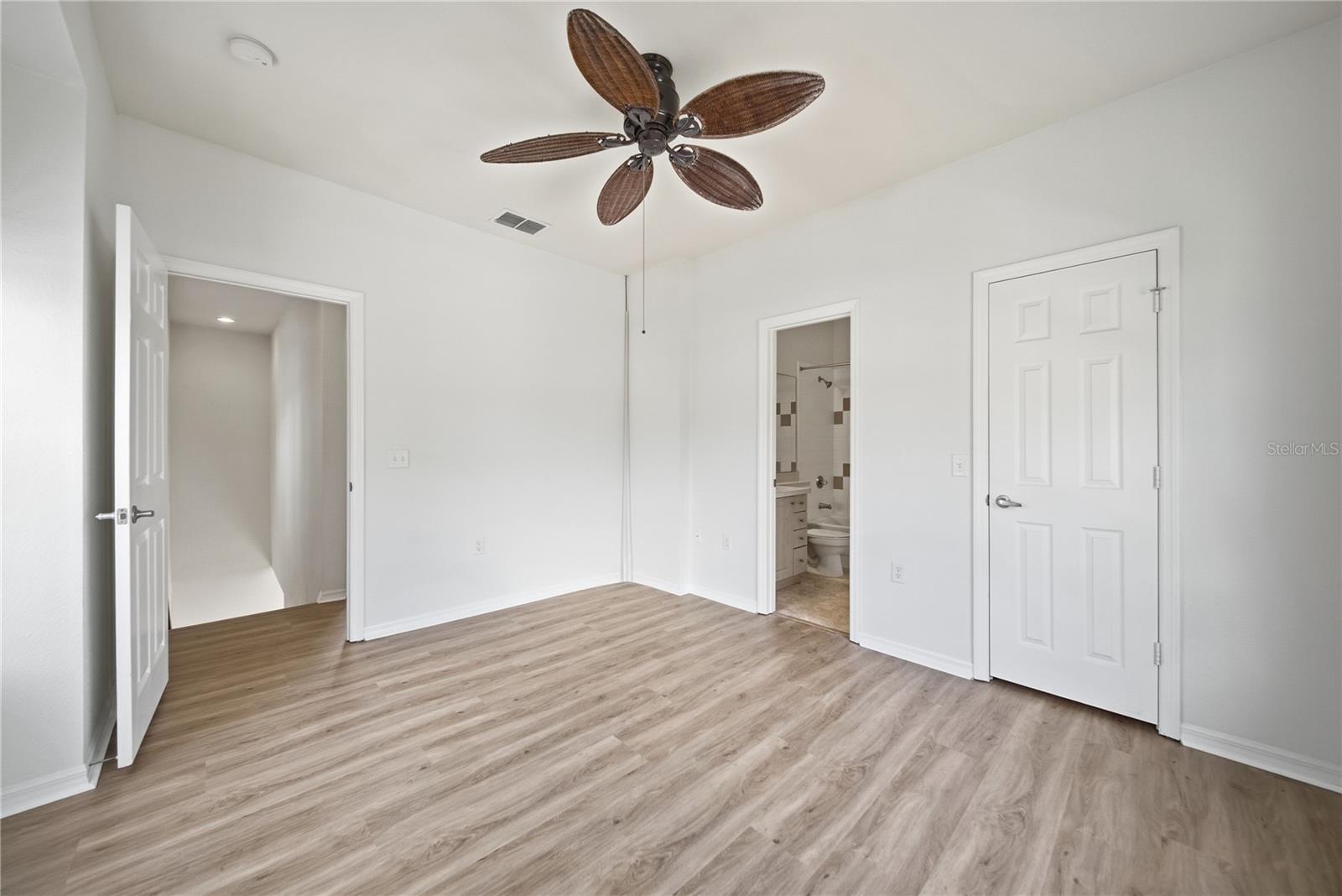CAROLINA LANDINGS AT UNIVERSITY PLACE C - Residential Lease