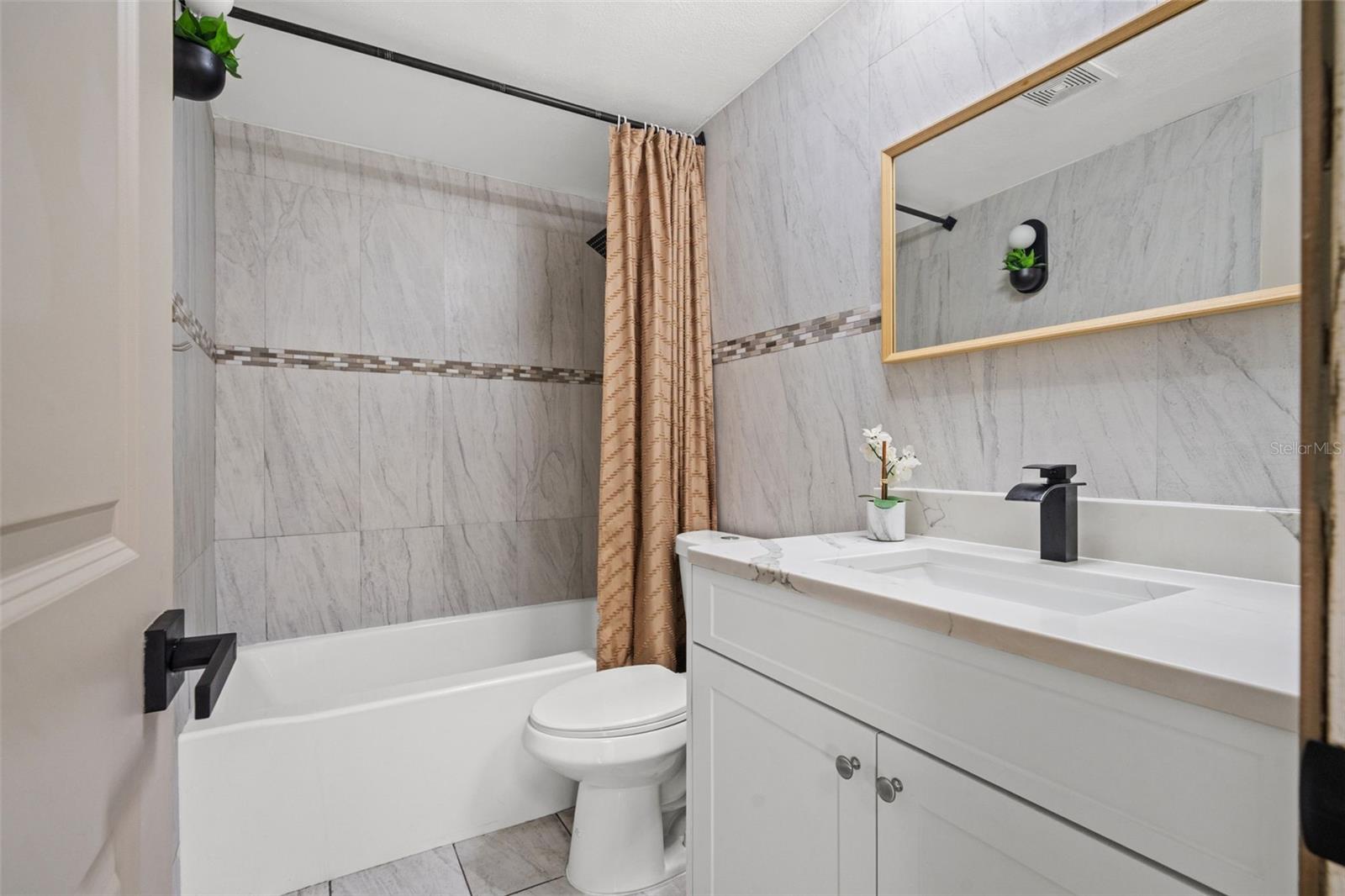 HOLIDAY LAKE ESTATES - Residential