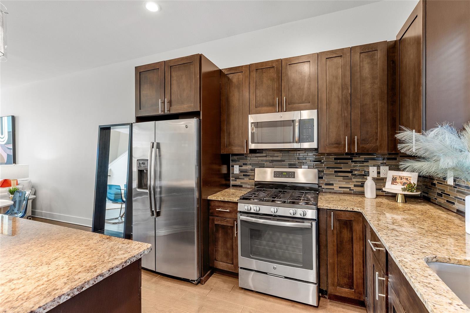 ARLINGTON & 8TH TWNHMS - Residential