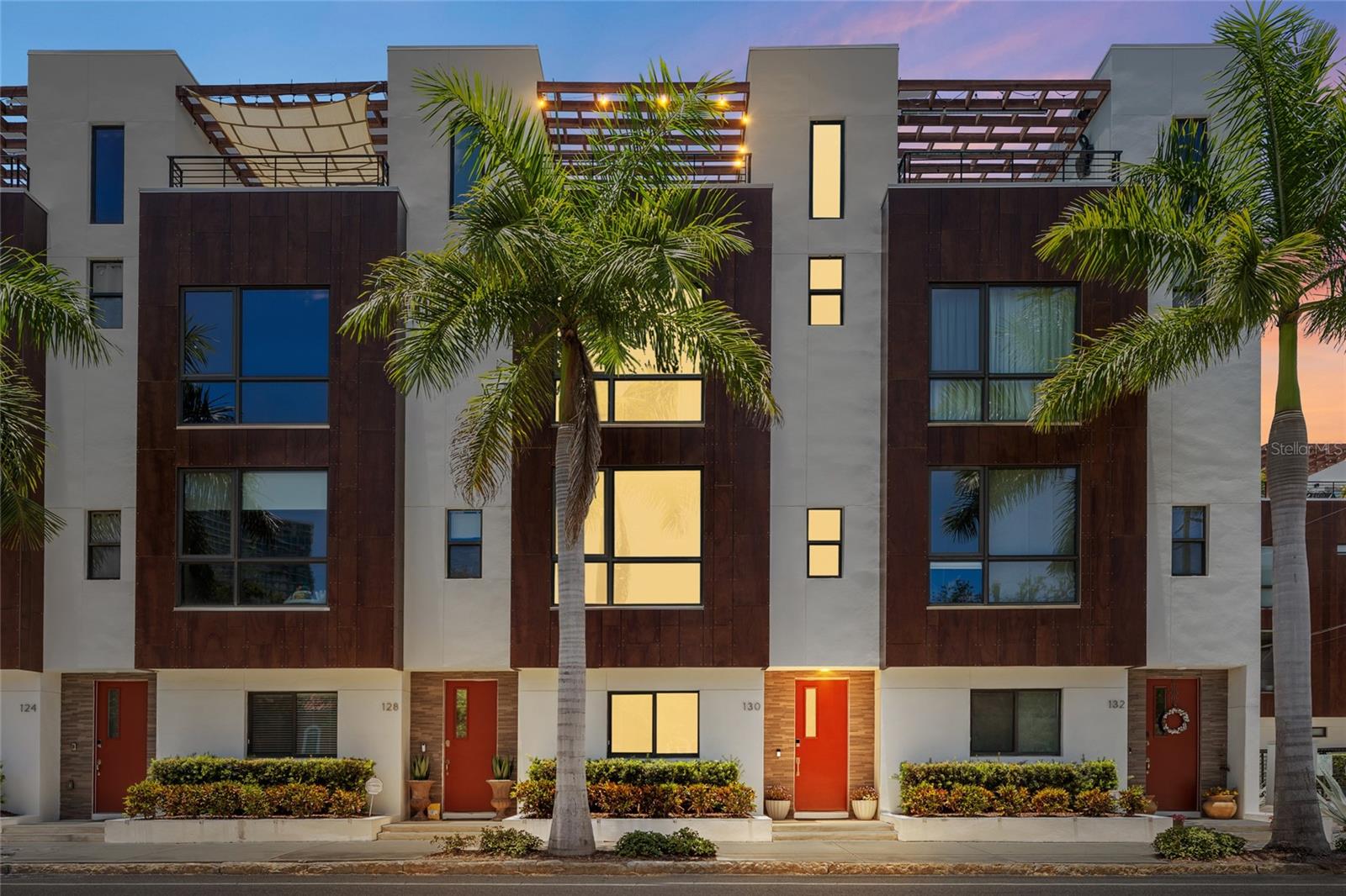 ARLINGTON & 8TH TWNHMS - Residential