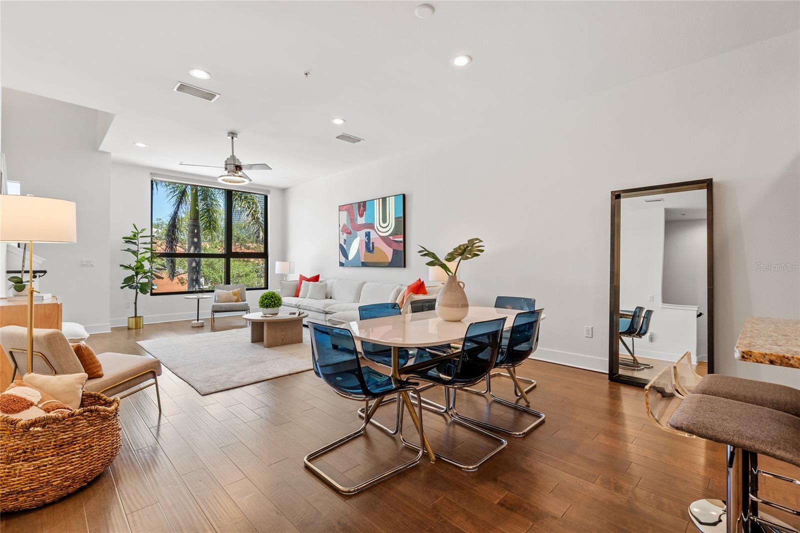 ARLINGTON & 8TH TWNHMS - Residential