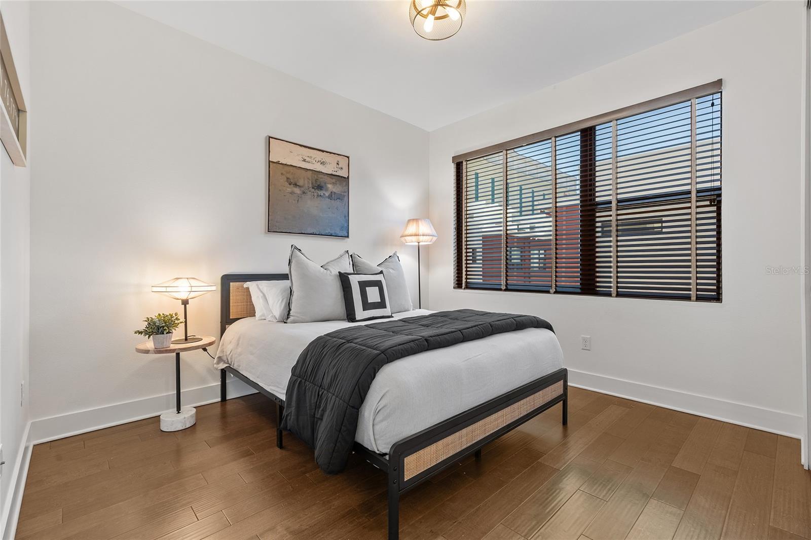ARLINGTON & 8TH TWNHMS - Residential