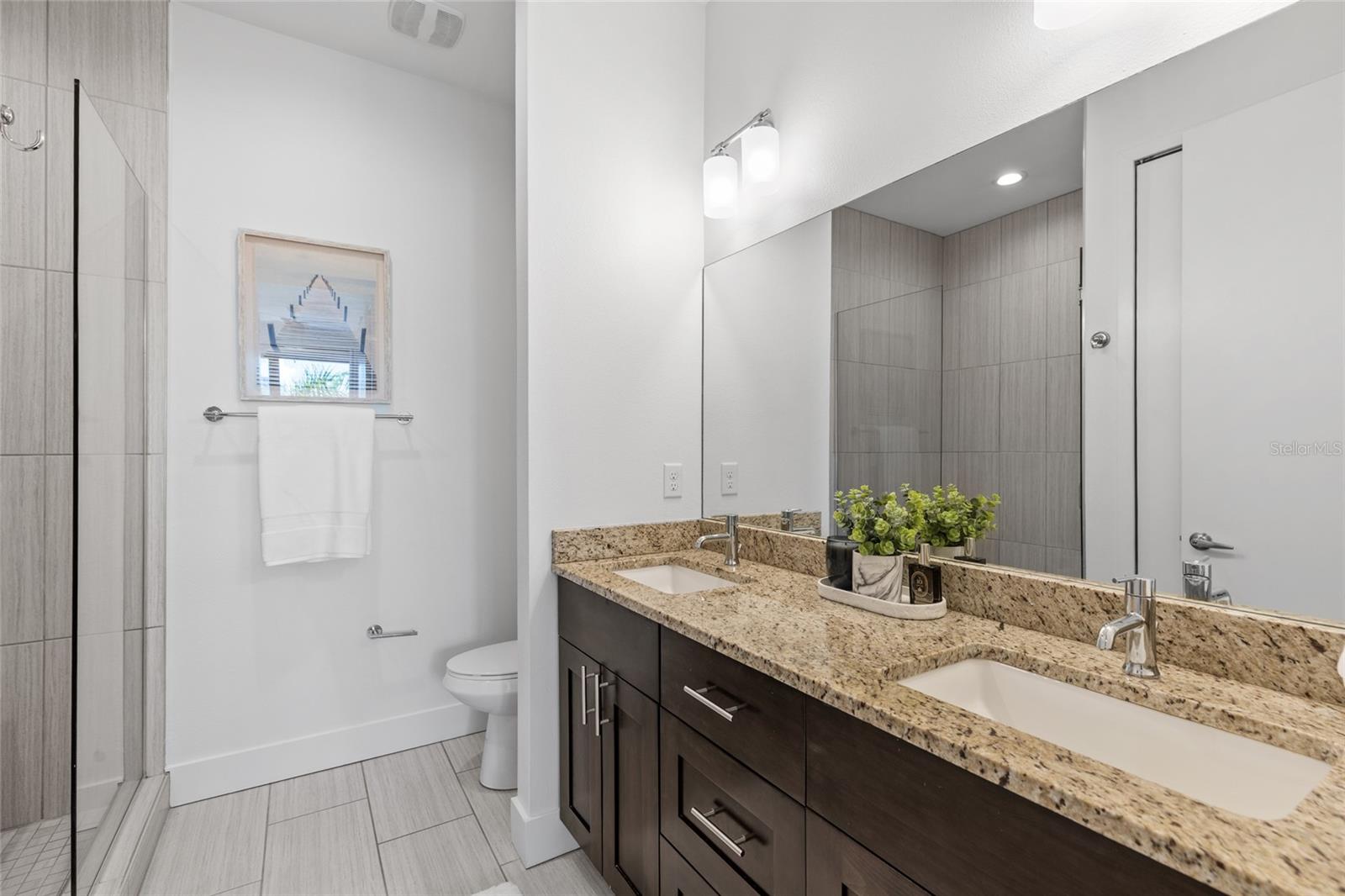 ARLINGTON & 8TH TWNHMS - Residential