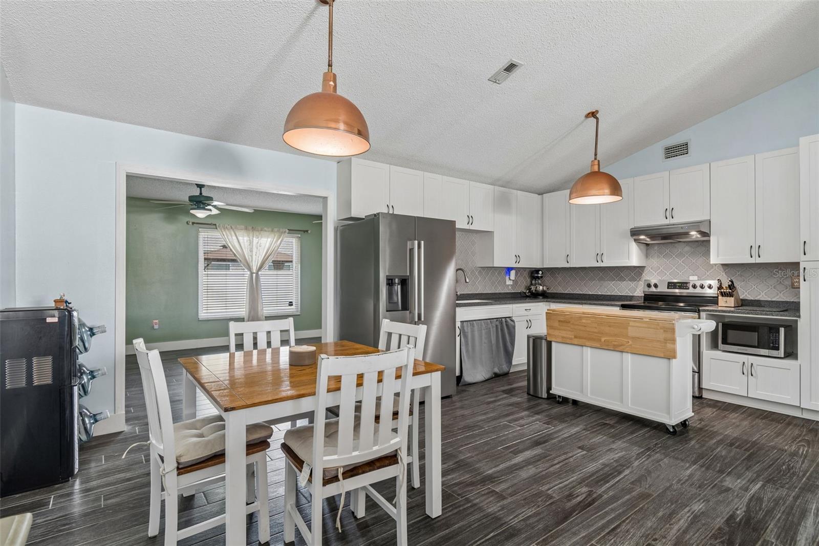 SEVEN SPGS HOMES - Residential