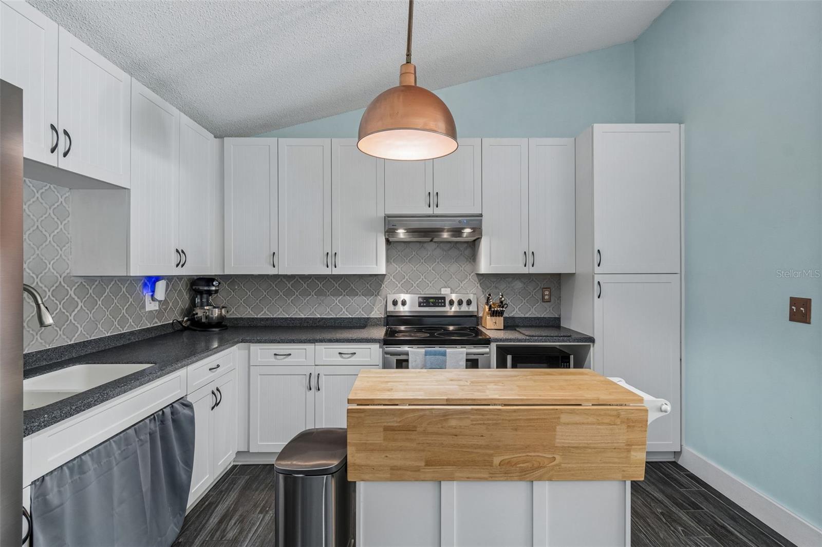 SEVEN SPGS HOMES - Residential