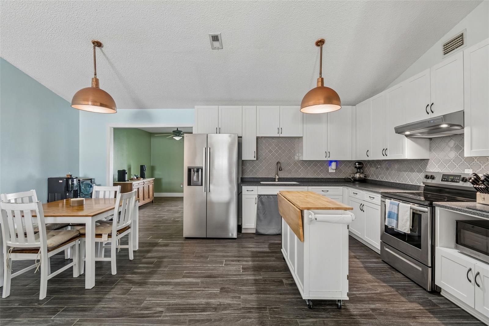 SEVEN SPGS HOMES - Residential