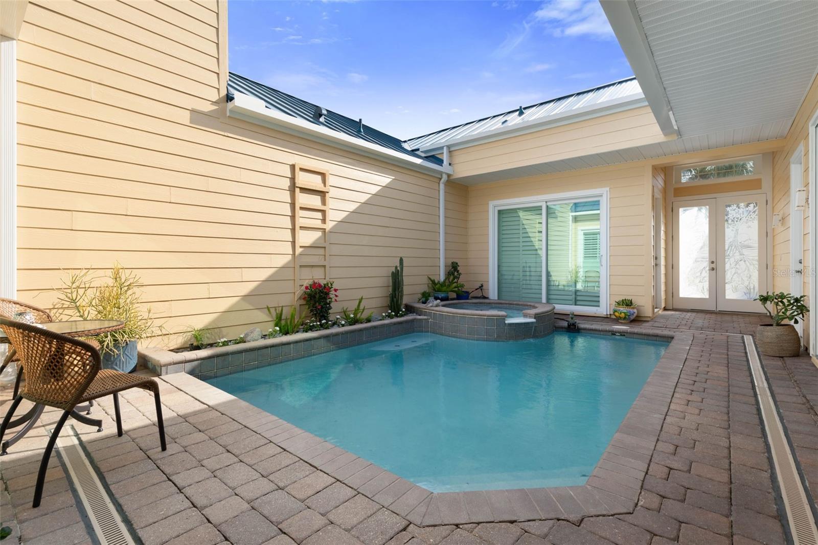 RIVERWALK COURTYARD HOMES - Residential