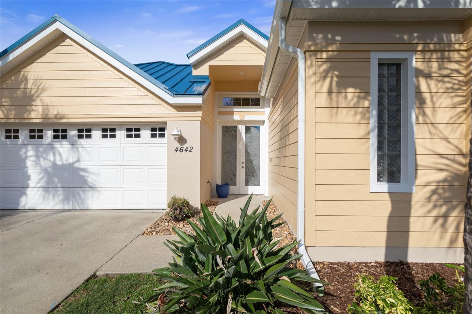 RIVERWALK COURTYARD HOMES - Residential