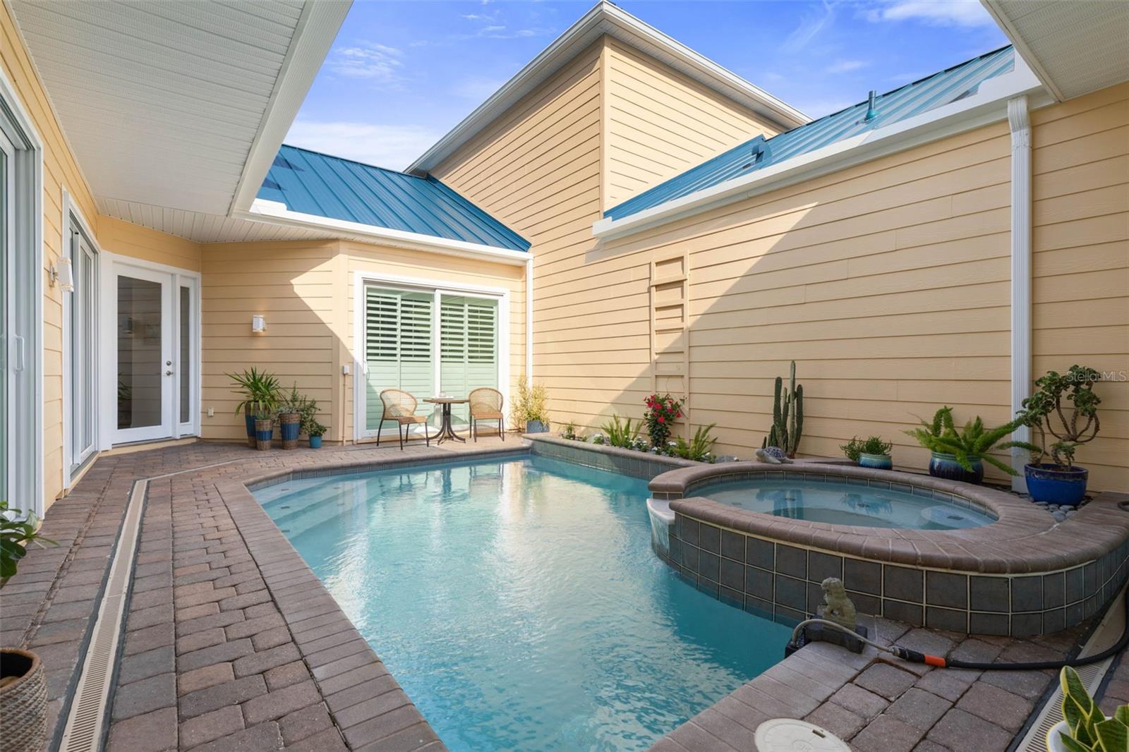 RIVERWALK COURTYARD HOMES - Residential