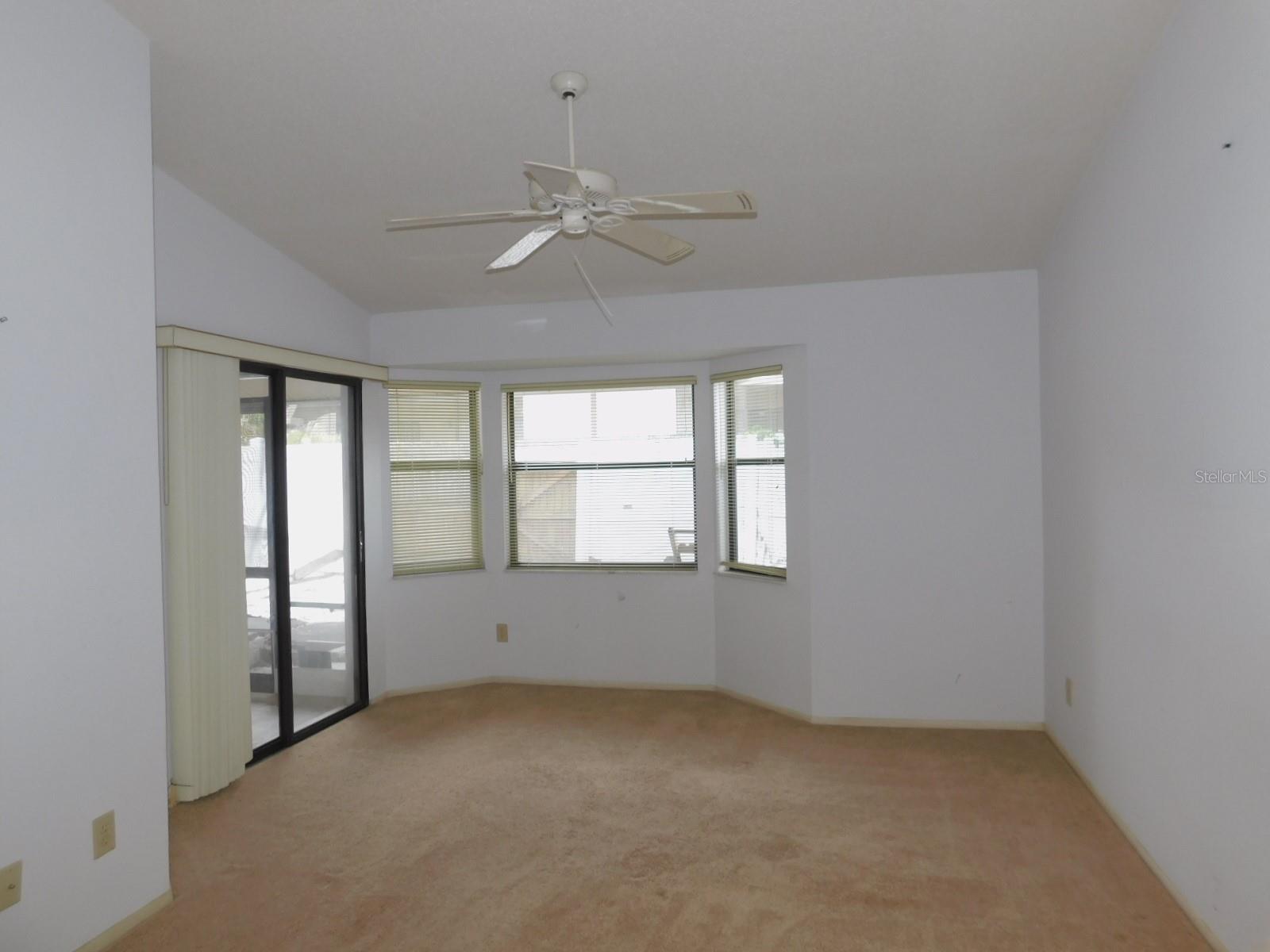 ESTANCIA TWNHMS - Residential