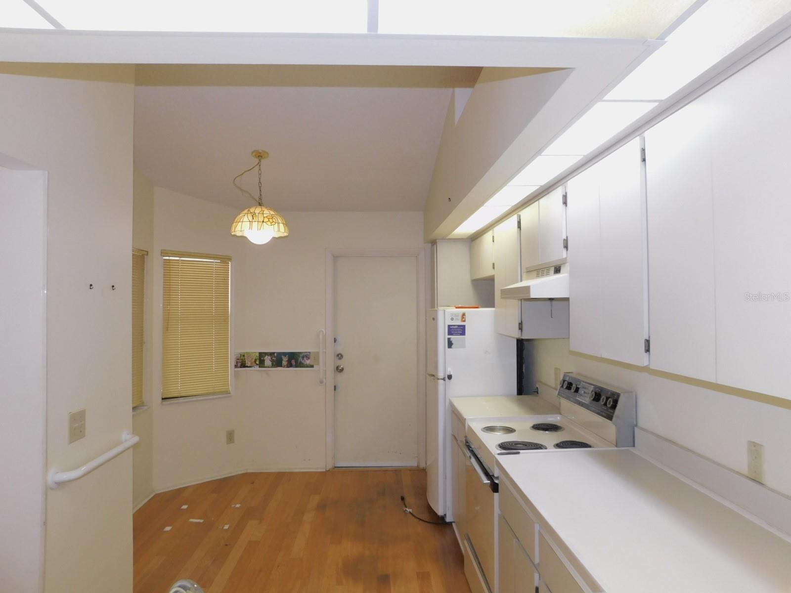 ESTANCIA TWNHMS - Residential