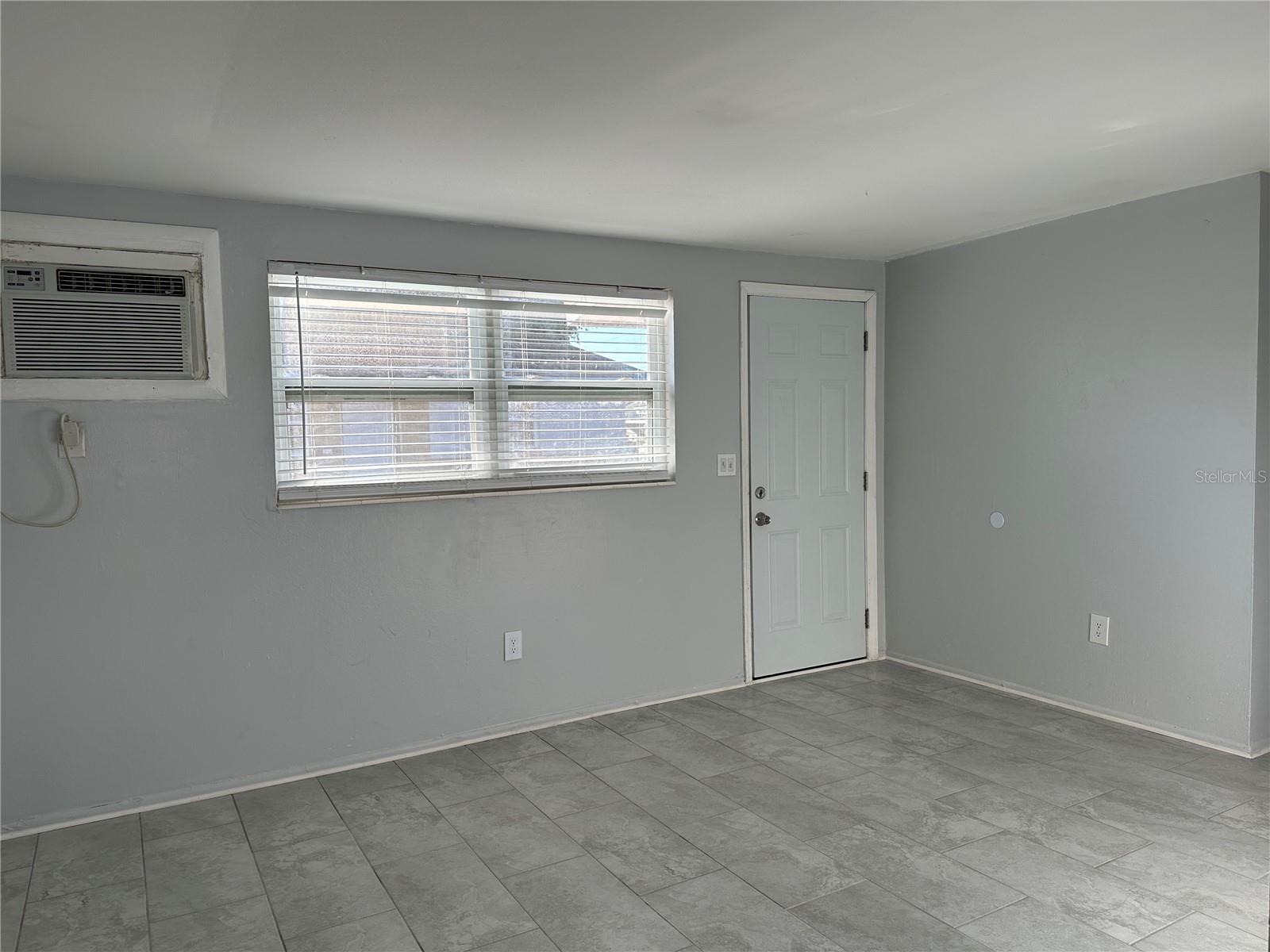 HARCOURT - Residential Lease