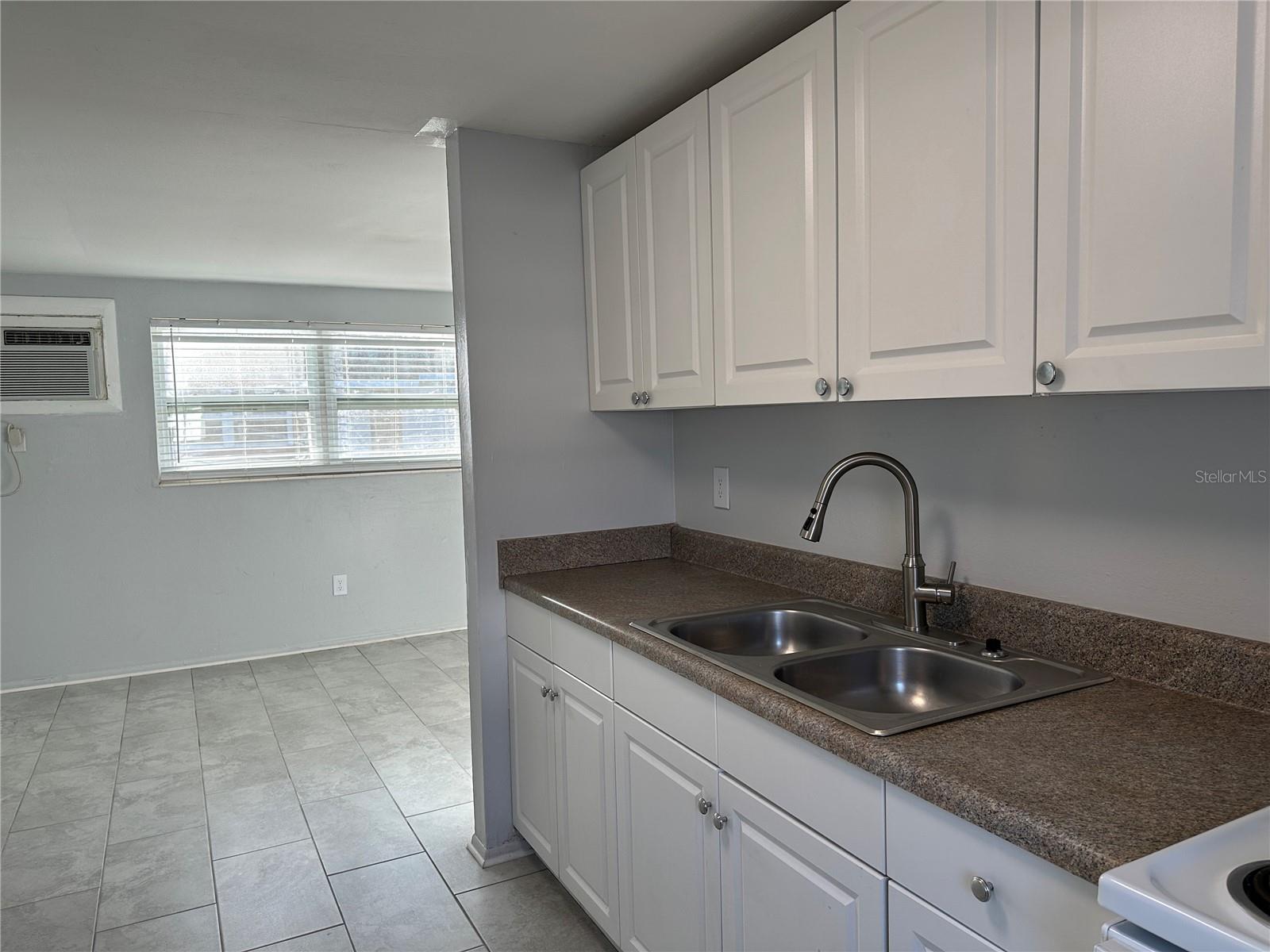 HARCOURT - Residential Lease