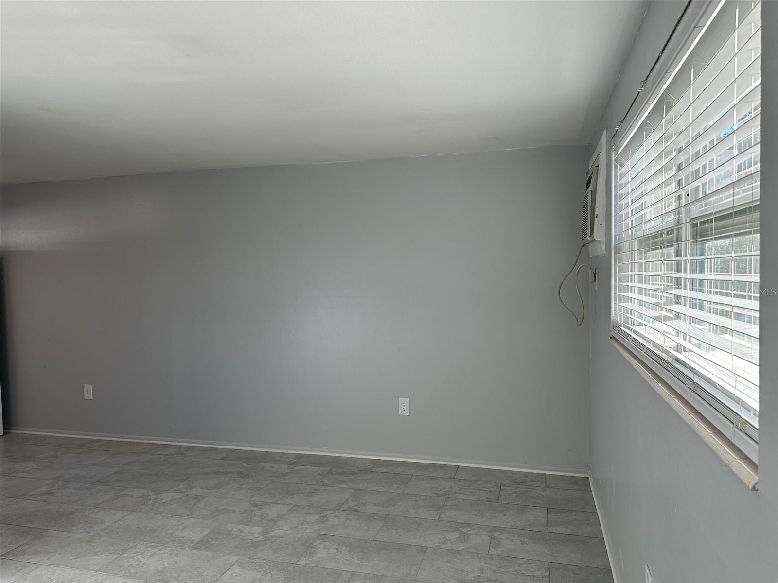 HARCOURT - Residential Lease