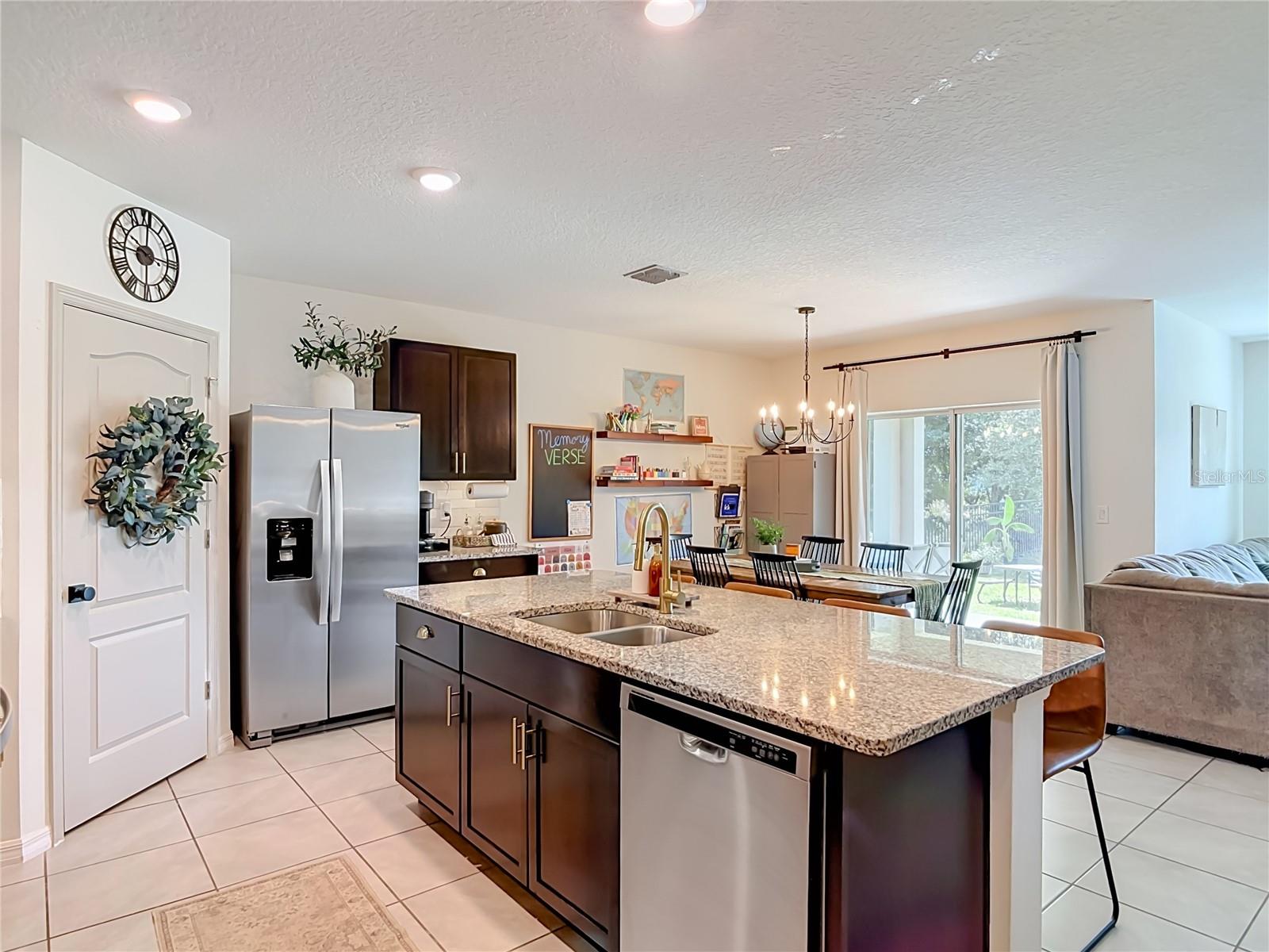VICTORIA OAKS PH A - Residential