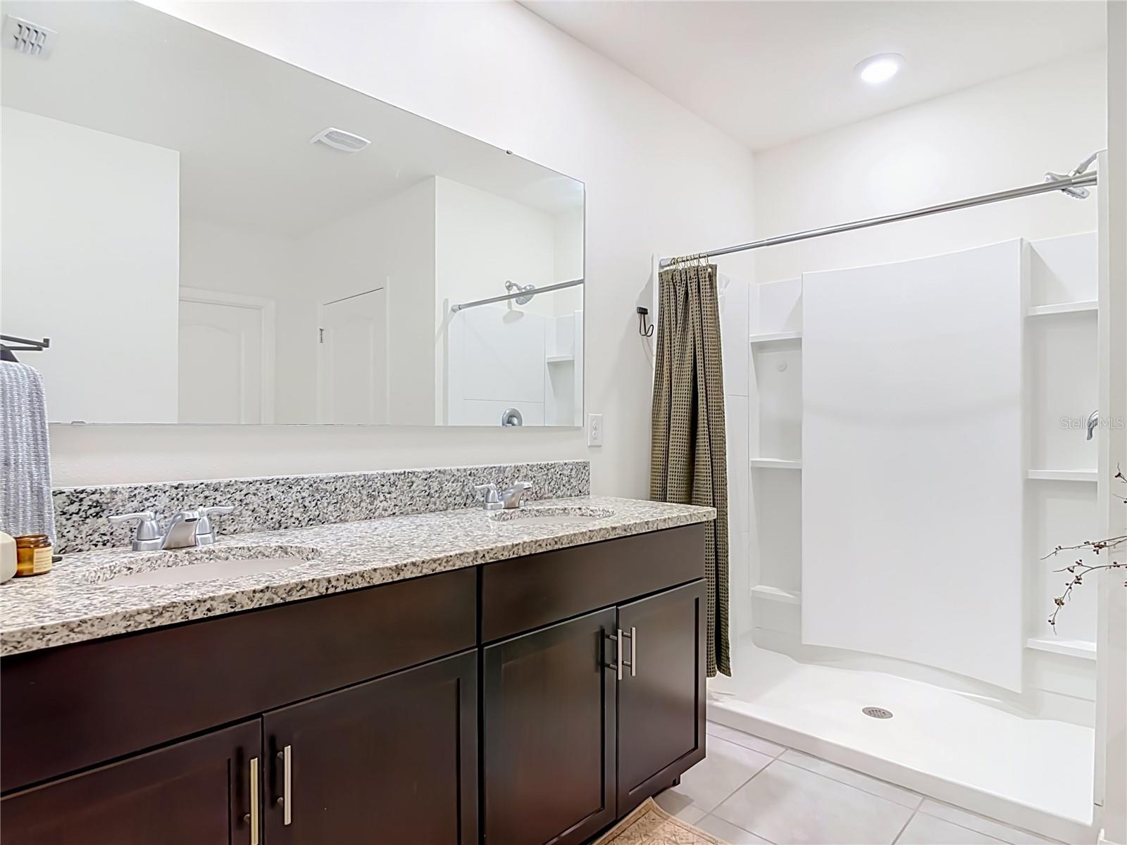 VICTORIA OAKS PH A - Residential