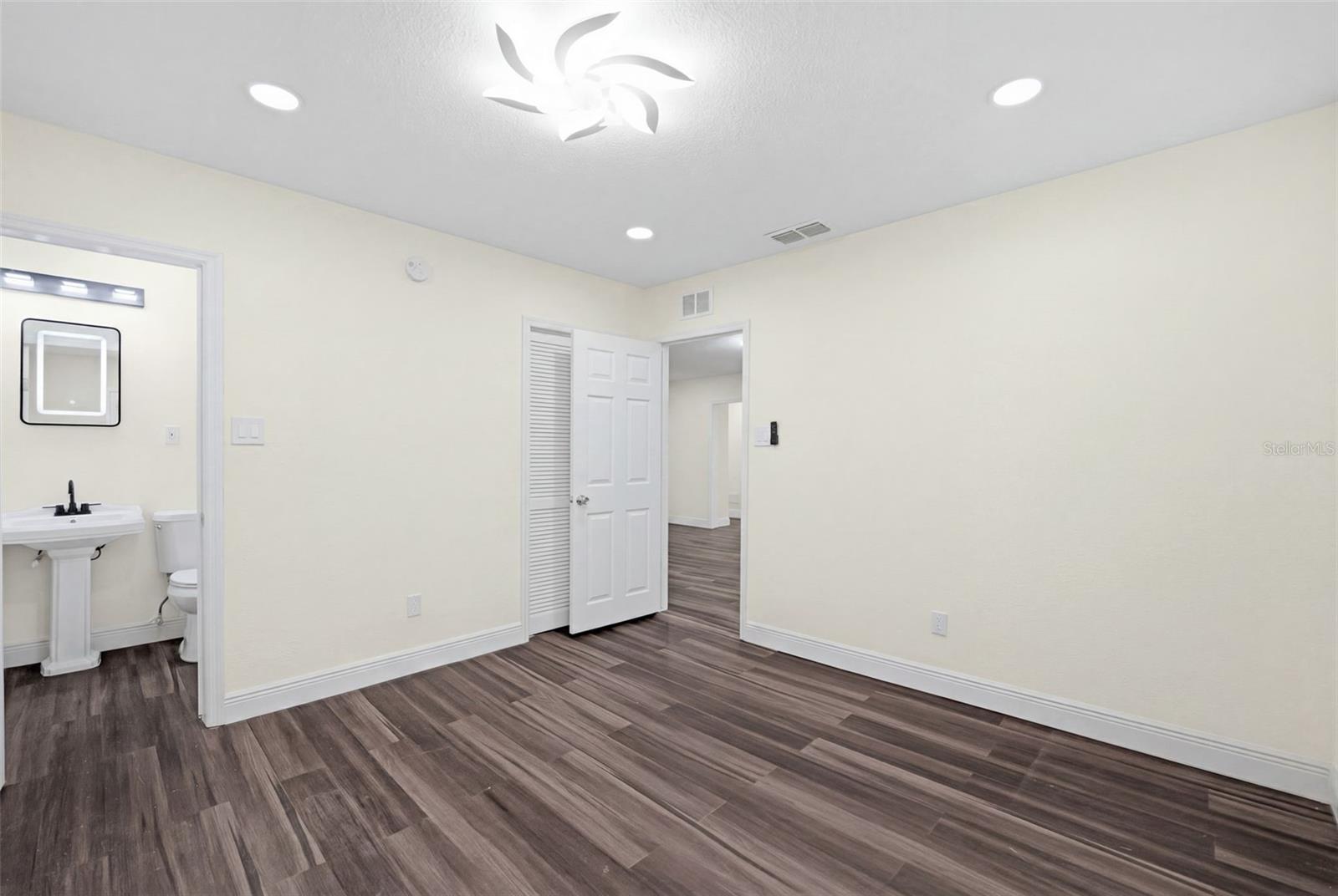 GATEWAY SUB - Residential