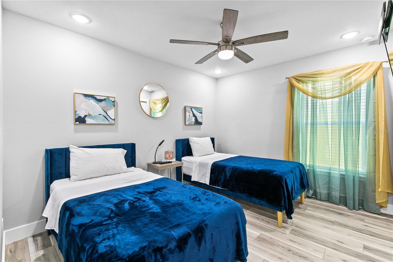 HUNTERS CREEK - Residential