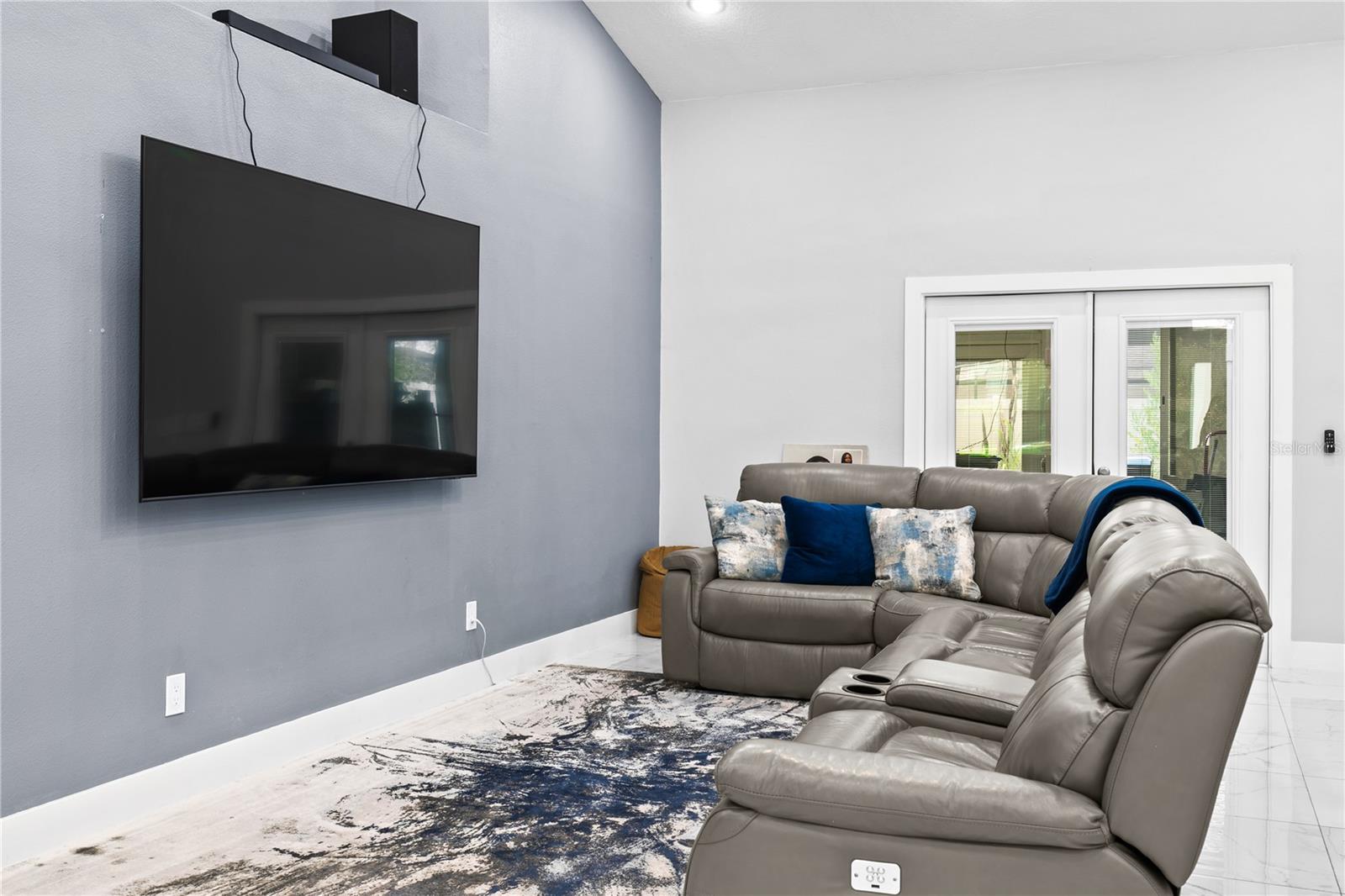 HUNTERS CREEK - Residential
