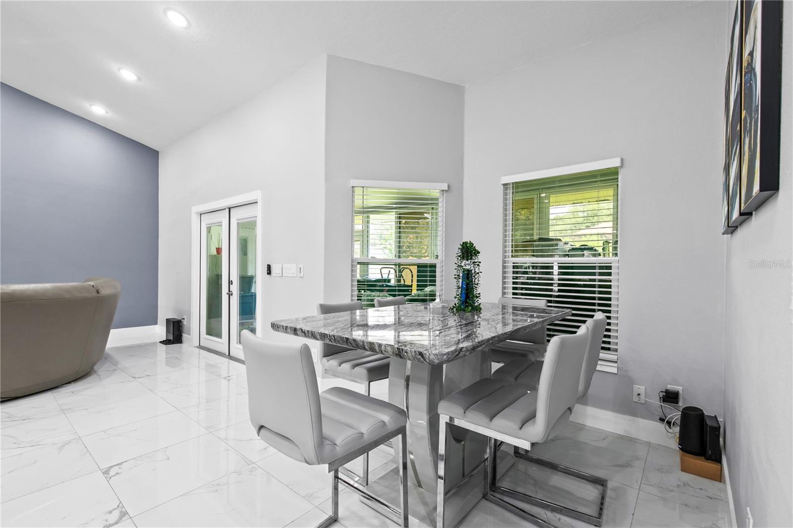 HUNTERS CREEK - Residential